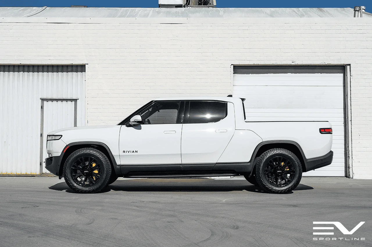 Rivian R1T R1S EV Sportline RMAXX Running Boards Installed on R1T Today! - Review / Feedback / Photos 1677725428456