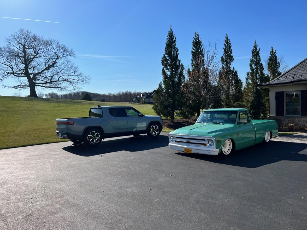 Rivian R1T R1S Old and new…. 1F4F81CB-EDE9-4AE8-BC82-95A2A89BA4D6