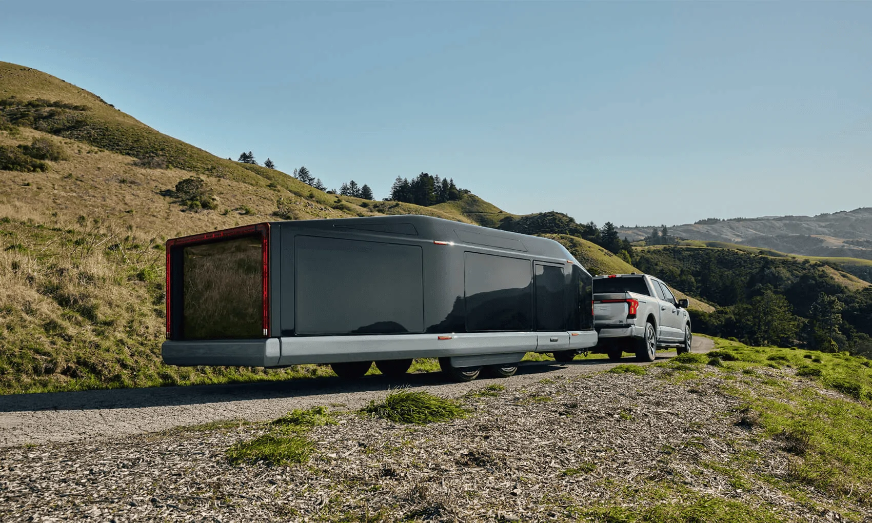 Rivian R1T R1S Lightship Electric RV Trailer: travel trailer with solar panels and a self-propulsion system 1678377839813