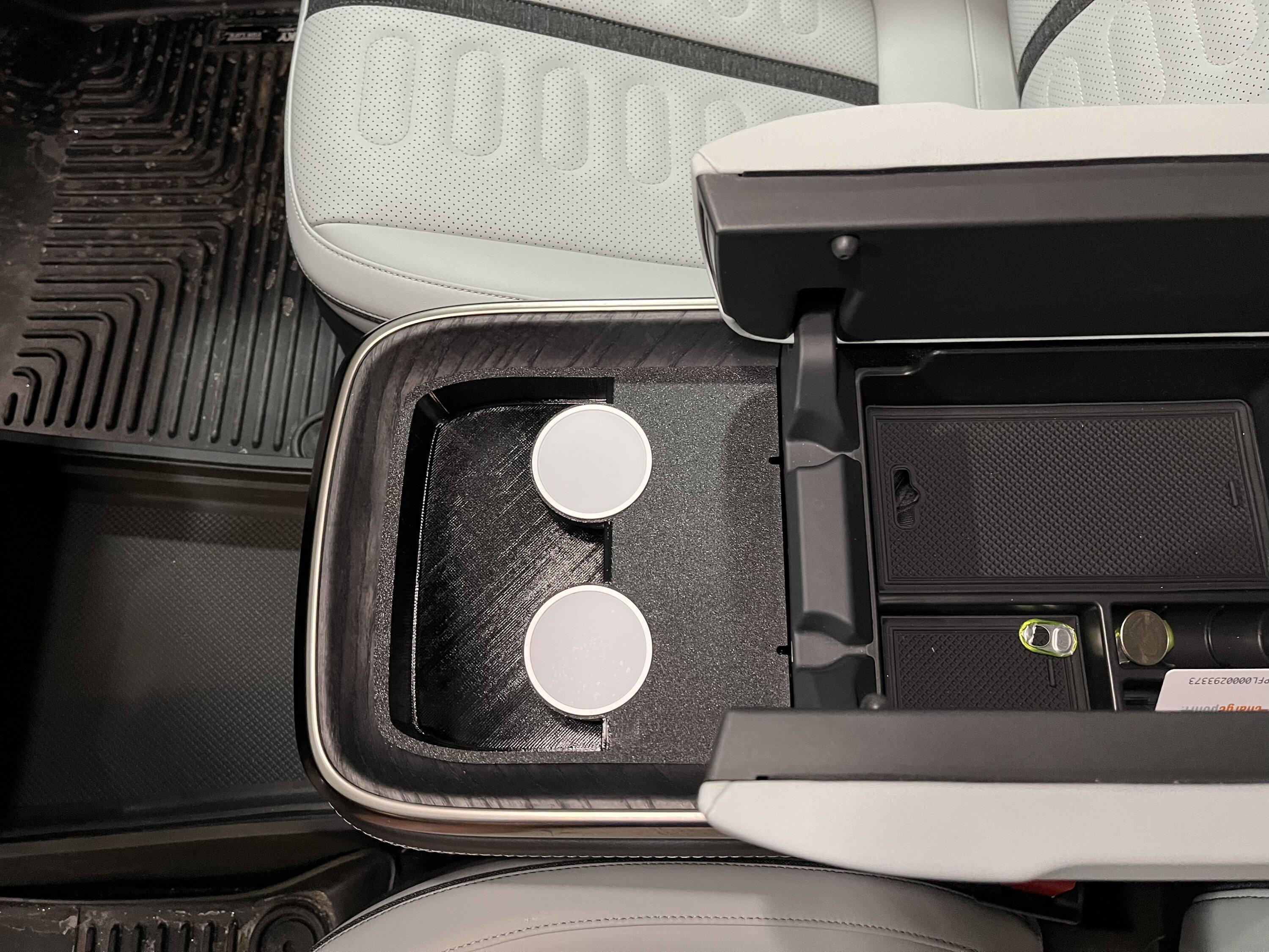 Rivian R1T R1S NEW - RIVIPARTS Ultimate MagSafe Charging Pad Kit 33B0EA40-446A-4DA2-99BA-B838B0328897