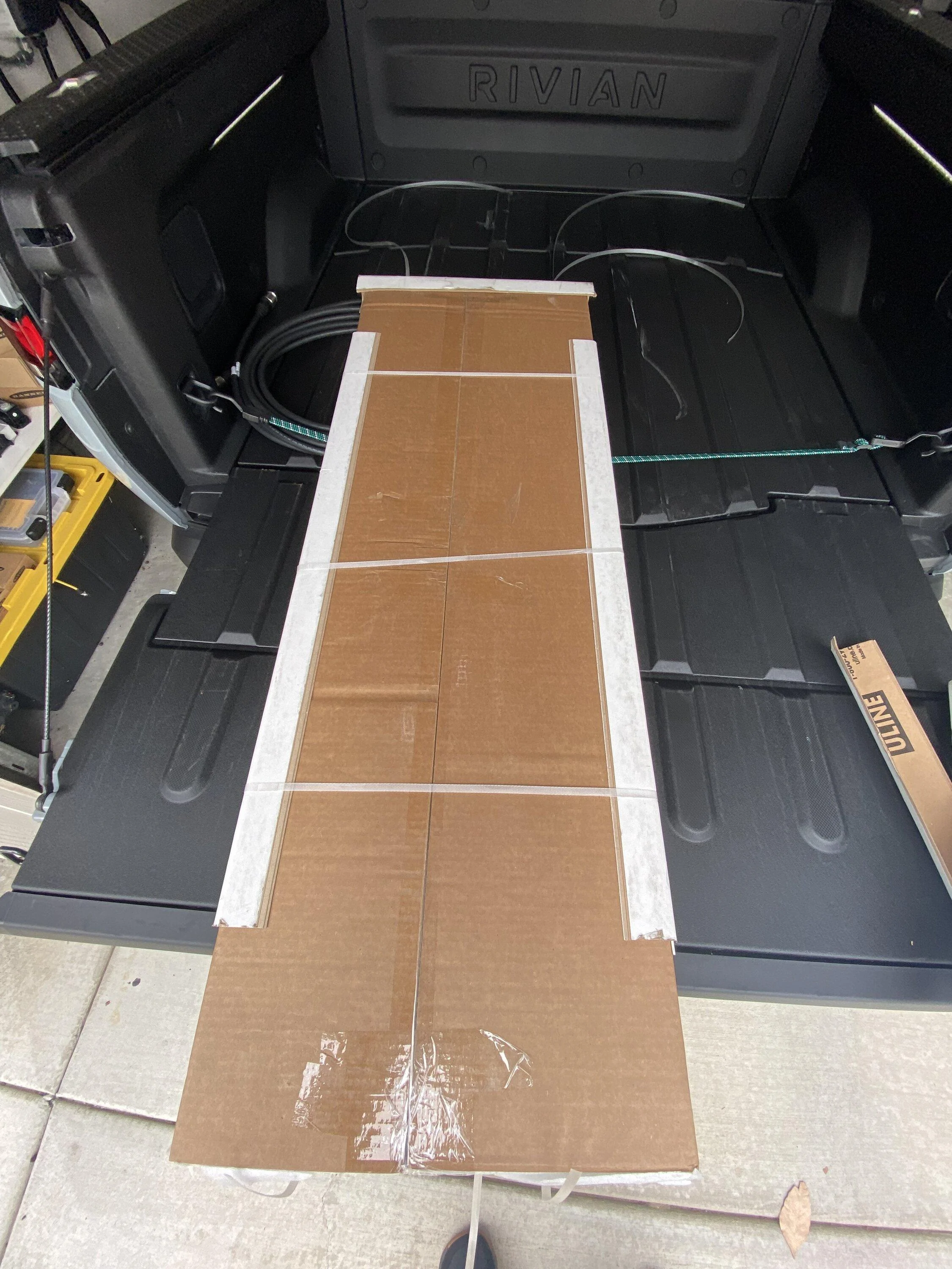 Rivian R1T R1S Tail Lidz Manual Tonneau Cover installed photos & review IMG_0985