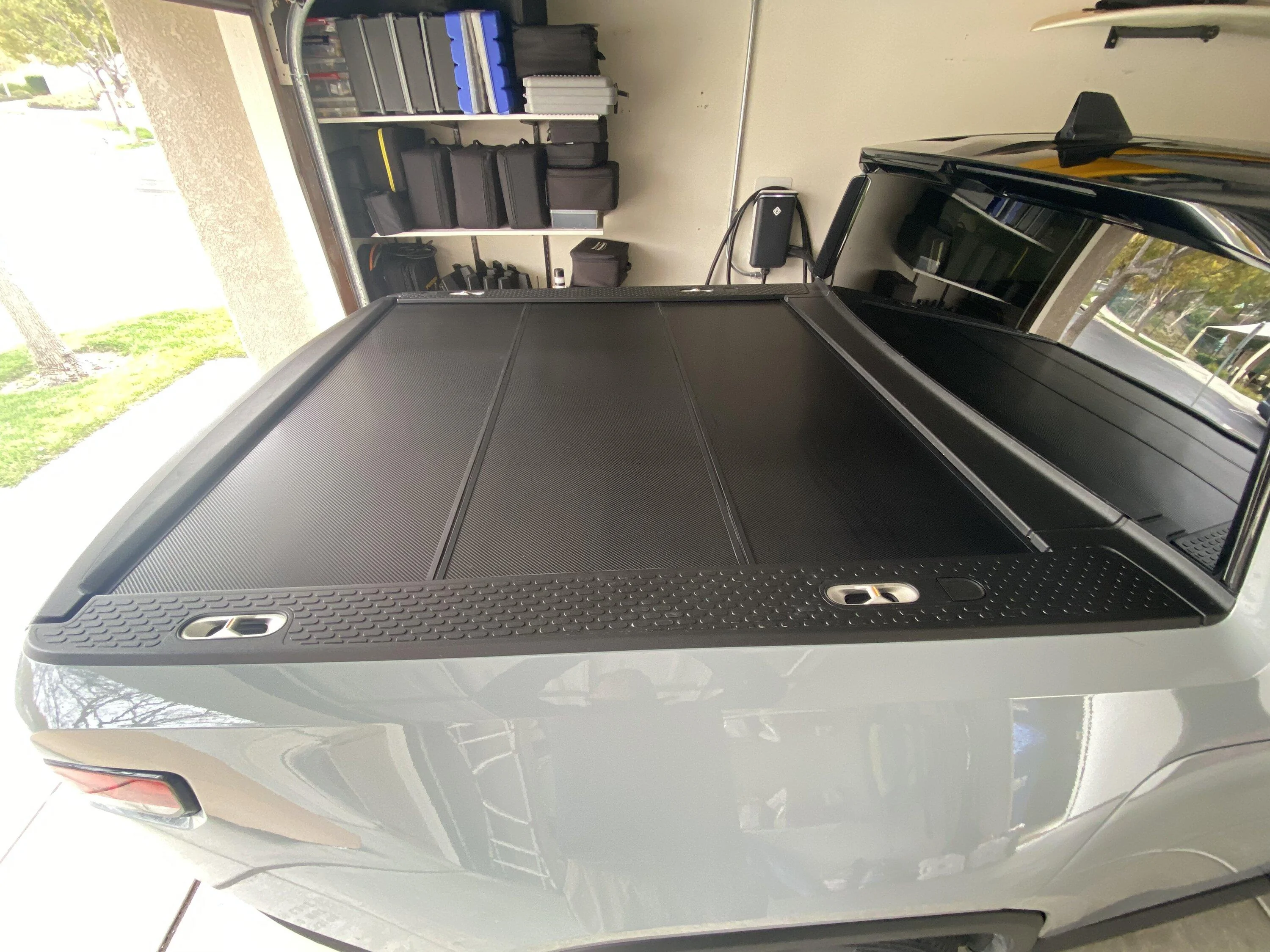 Rivian R1T R1S Tail Lidz Manual Tonneau Cover installed photos & review IMG_0989