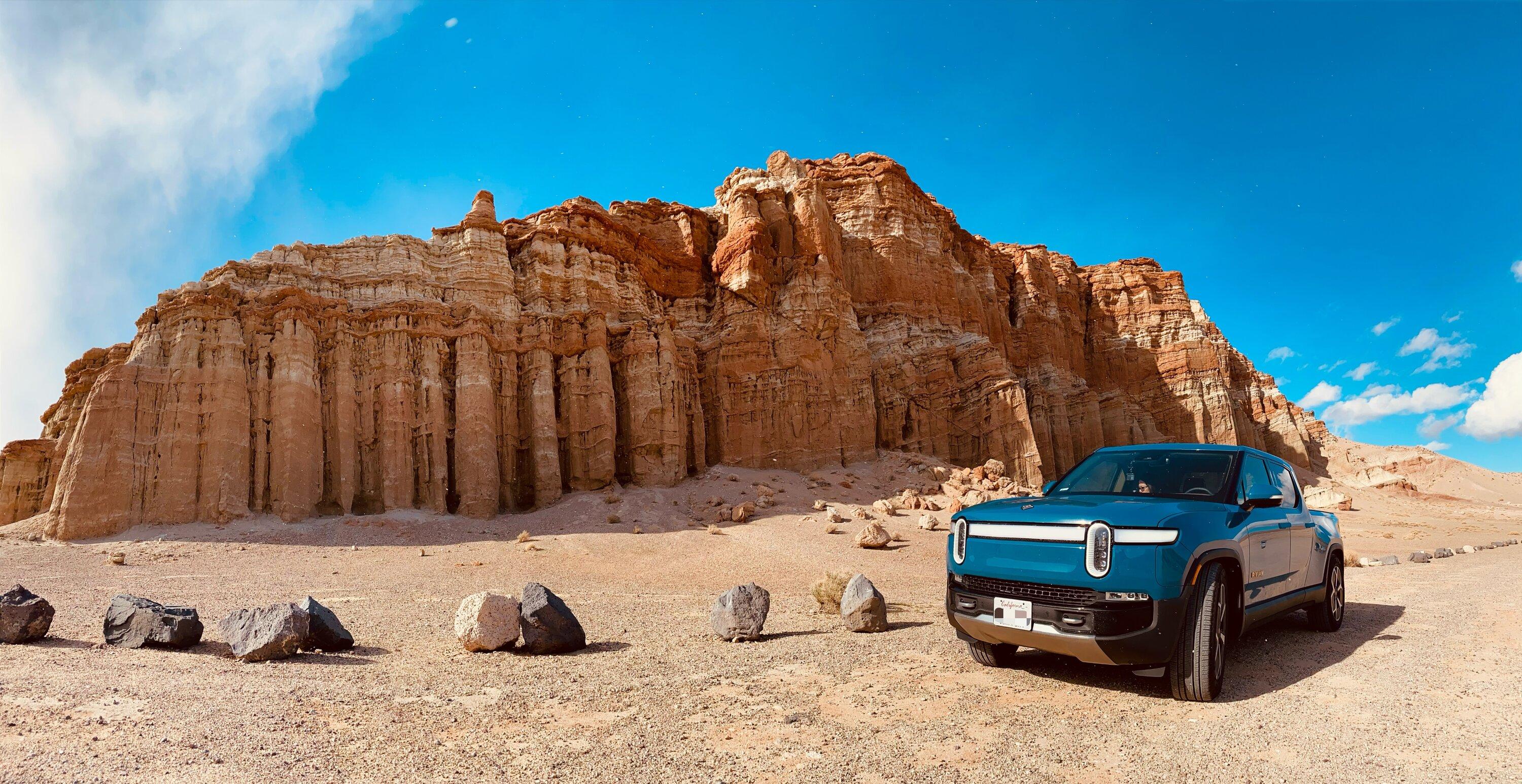 Rivian R1T R1S RIVIAN BLUE Rivian Photos 9c21e9fe-6763-4bfe-a603-43e304572006-jpe