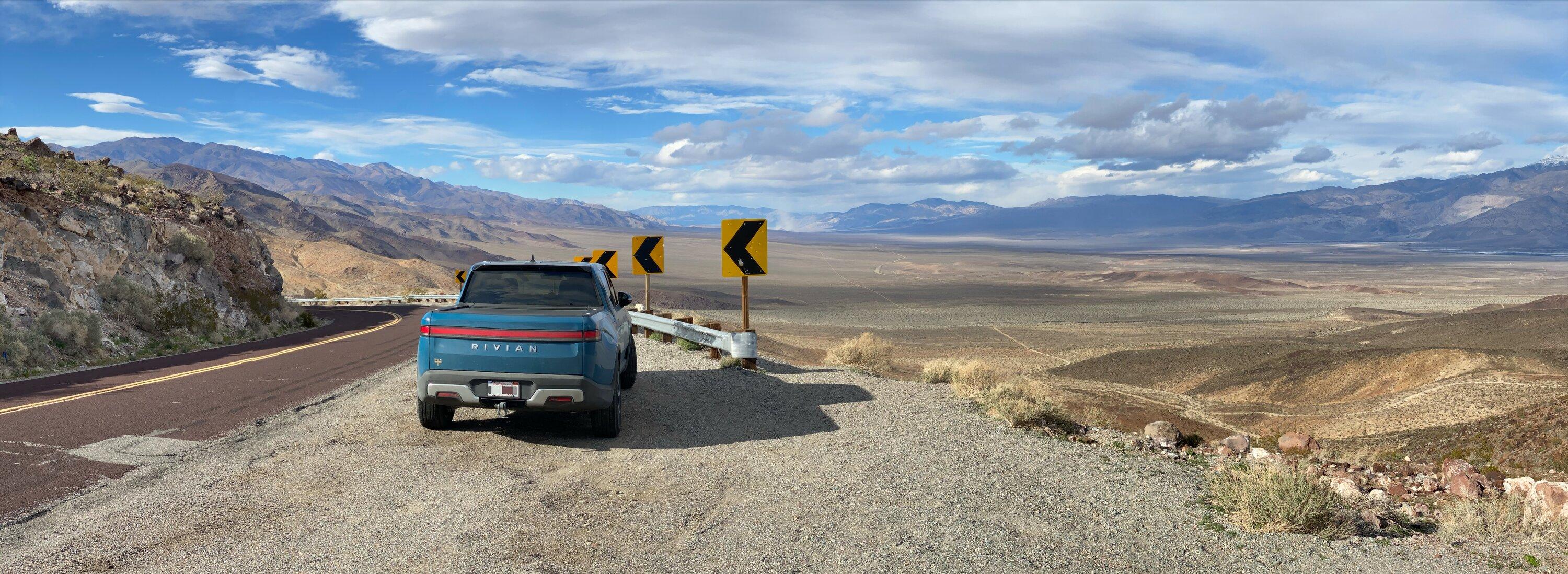 Rivian R1T R1S RIVIAN BLUE Rivian Photos 39fcb38e-a6f9-4d98-9e80-87969d0337da-jpe