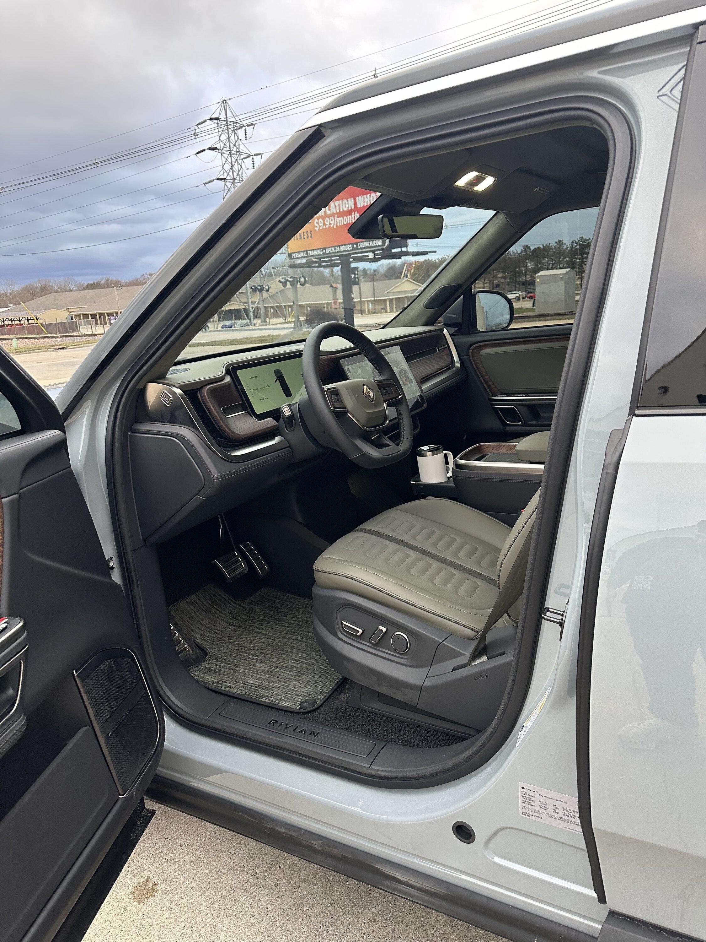 Rivian R1T R1S Finally After 1200 Days Our R1S Delivered! 7807FE83-214B-4622-93F1-9D661C048DC5