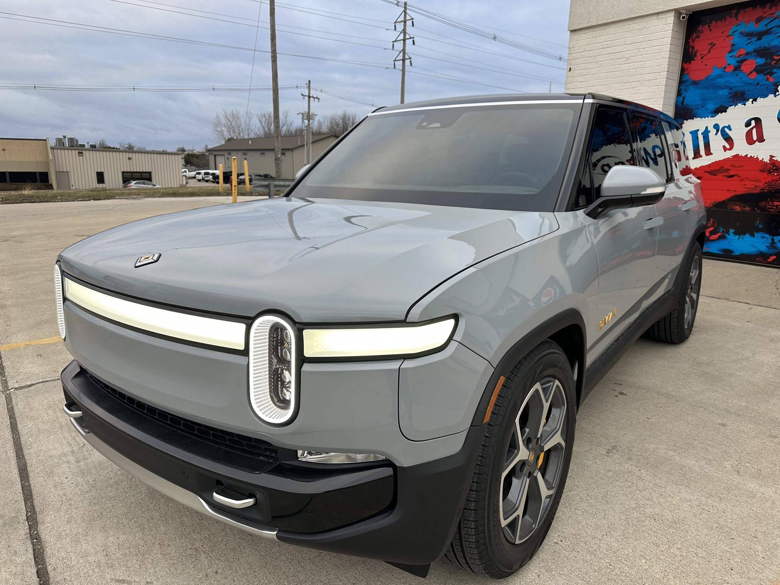 Rivian R1T R1S Finally After 1200 Days Our R1S Delivered! E745F1C4-F0E4-4EBD-B669-A51CF3CA82F0