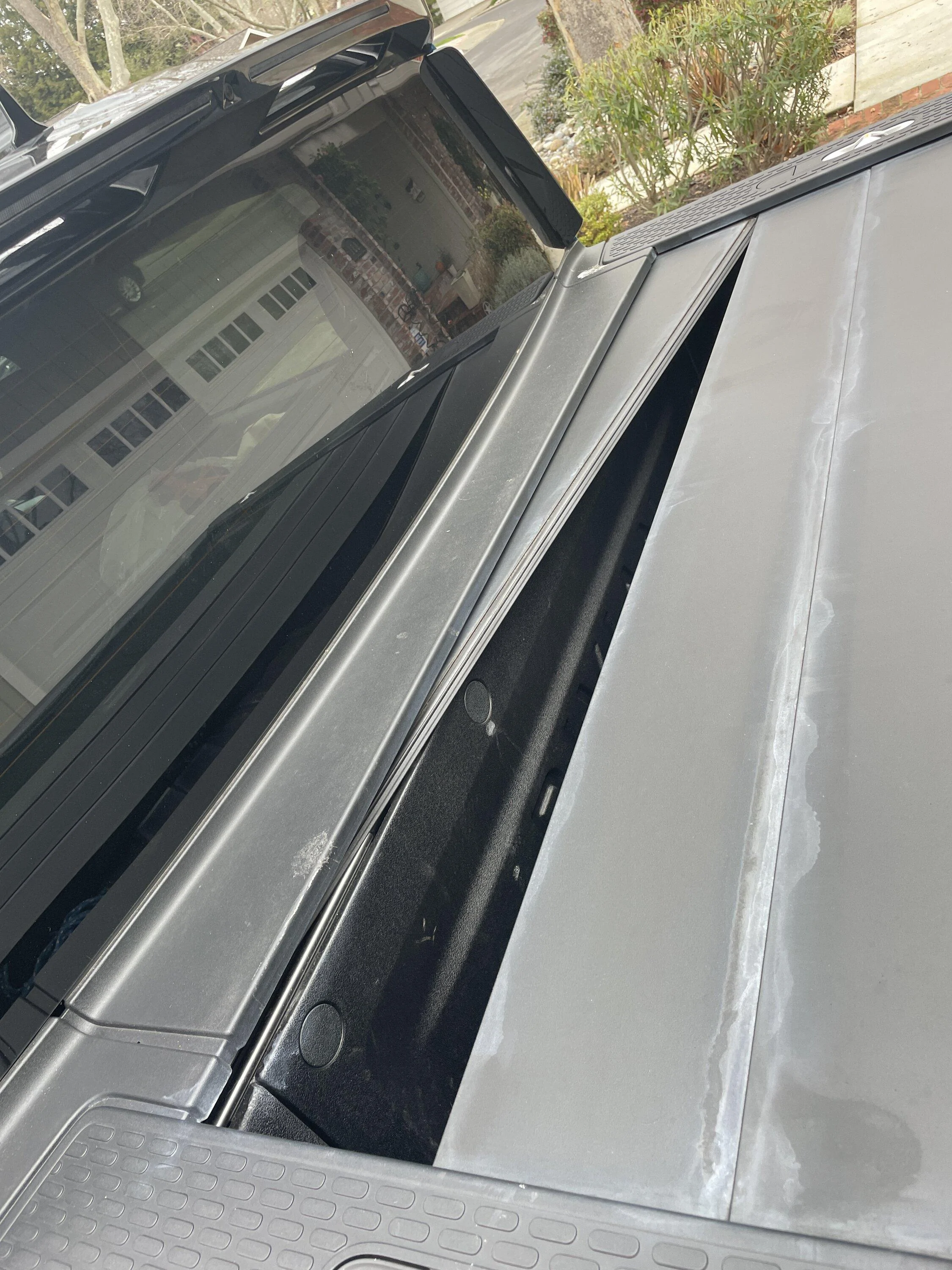 Rivian R1T R1S Repairing a stuck-open tonneau DIY? B14D60FE-2FD5-46E8-8838-999A3F28D621