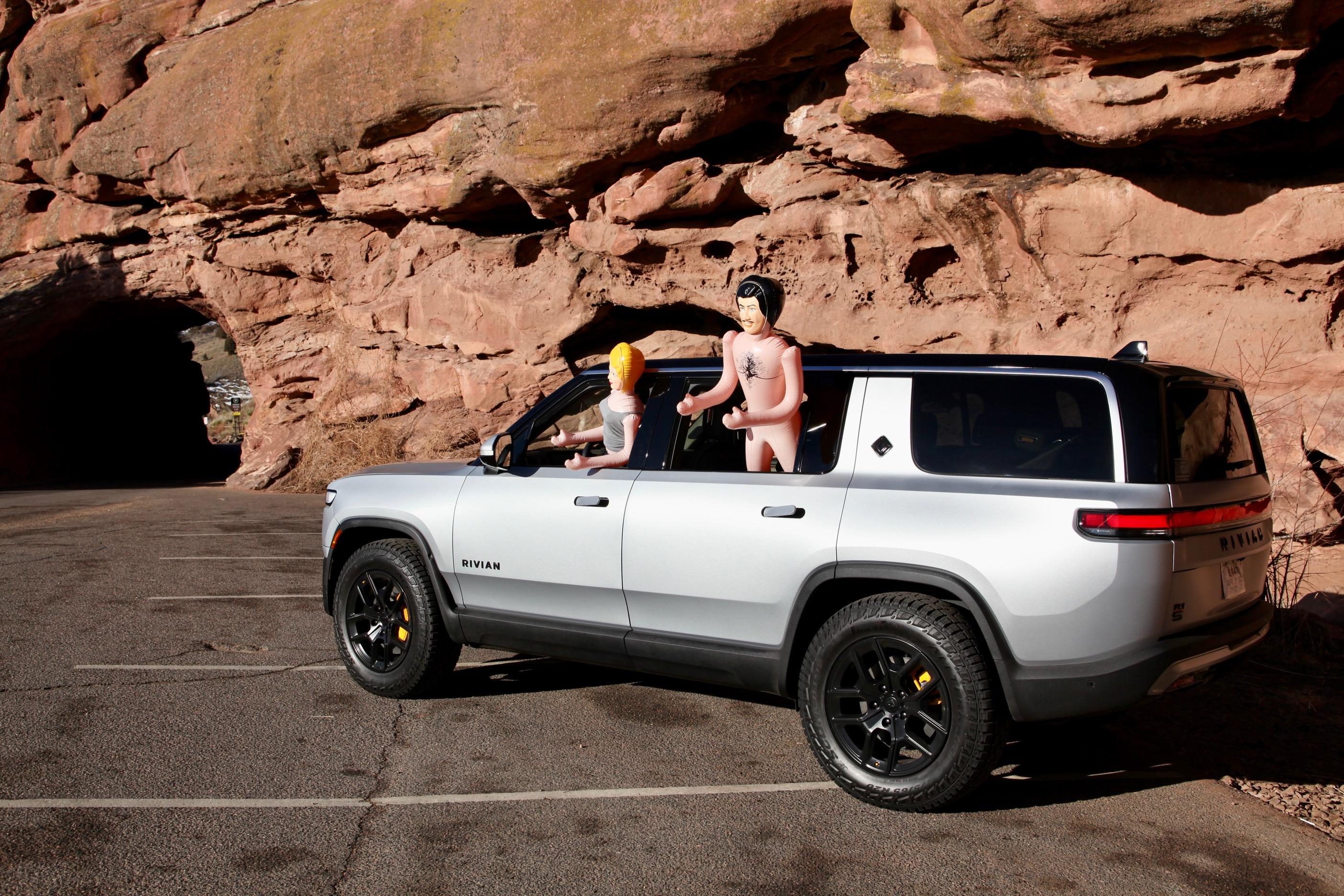 Rivian R1T R1S LA SILVER Rivian Photos IMG_4171