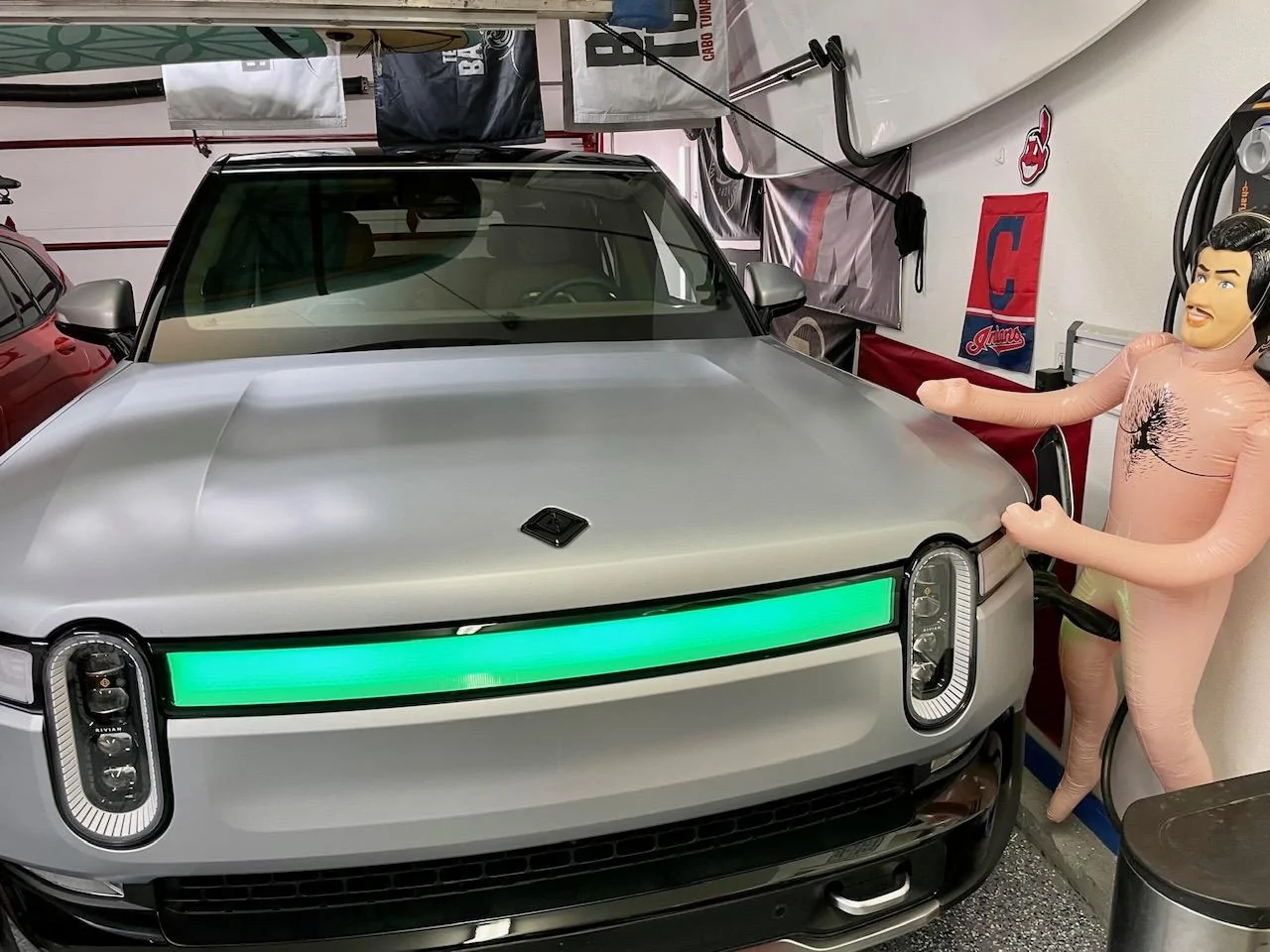 Rivian R1T R1S LA SILVER Rivian Photos IMG_6127