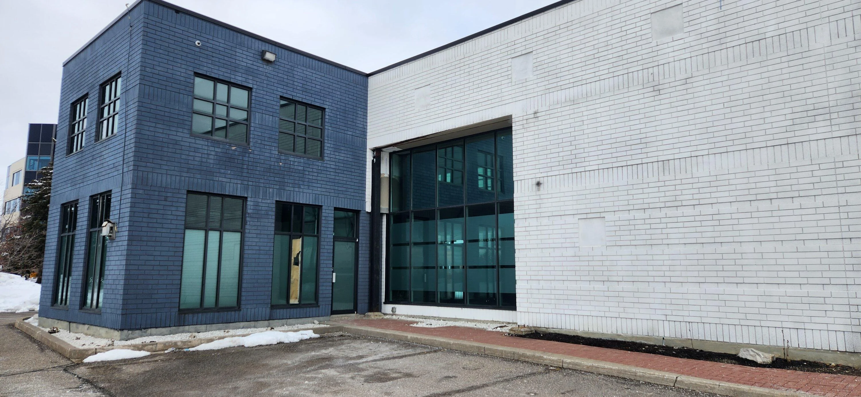 Rivian R1T R1S Ontario Service Centre Location 20230311_150736