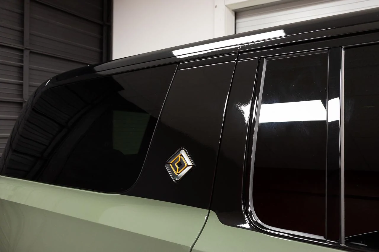 Rivian R1T R1S R1S 'C-Pillar' Delete / Blackout vinyl wrap kit has launched! DIY friendly 1ev-rivian-r1s-c-pillar-blackout-kit-gloss-5
