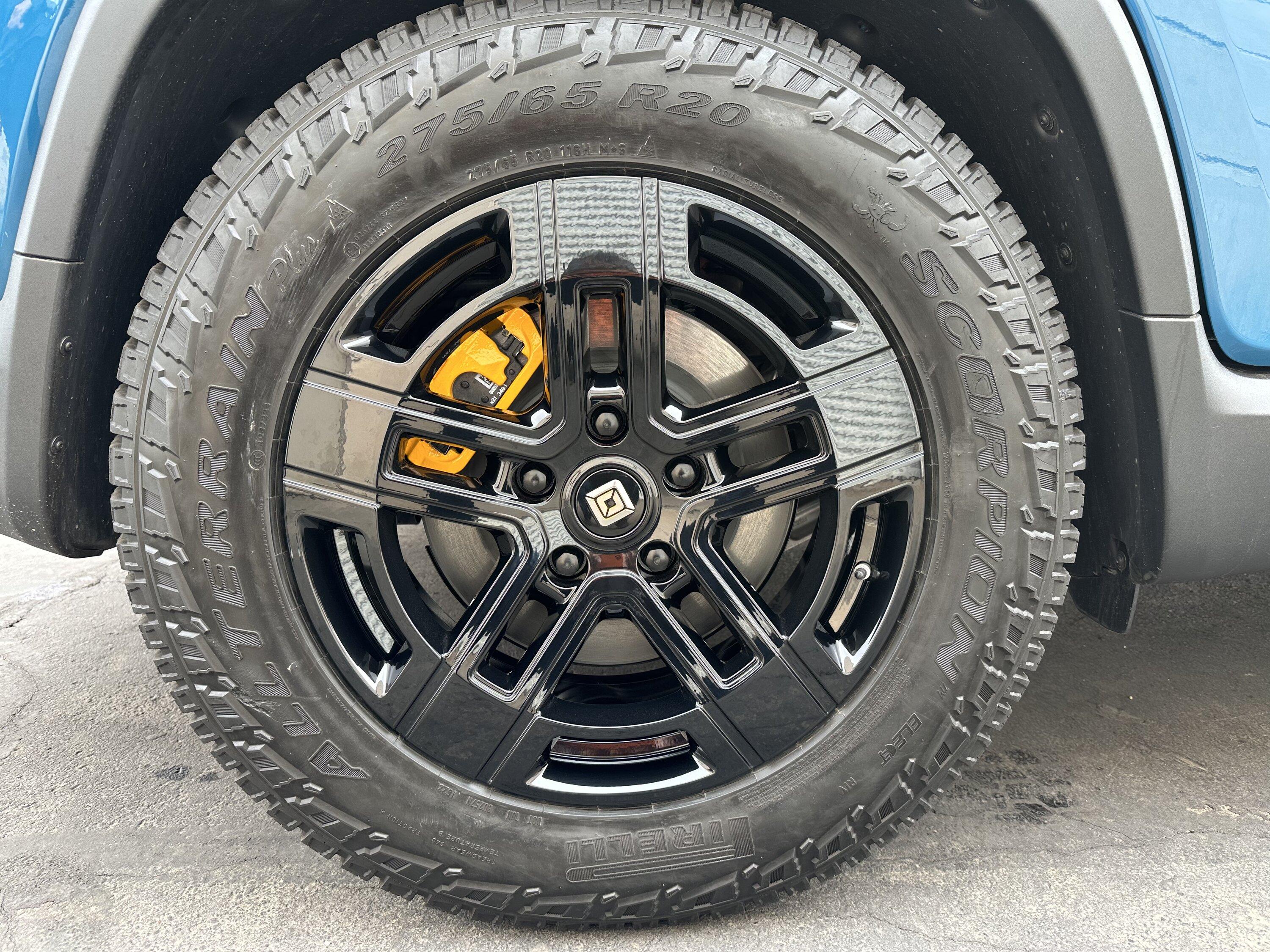 Rivian R1T R1S A/T Brights Powdercoated to Glossy Black 04A8E18D-1313-4A99-AC15-CE40F04E4E7E
