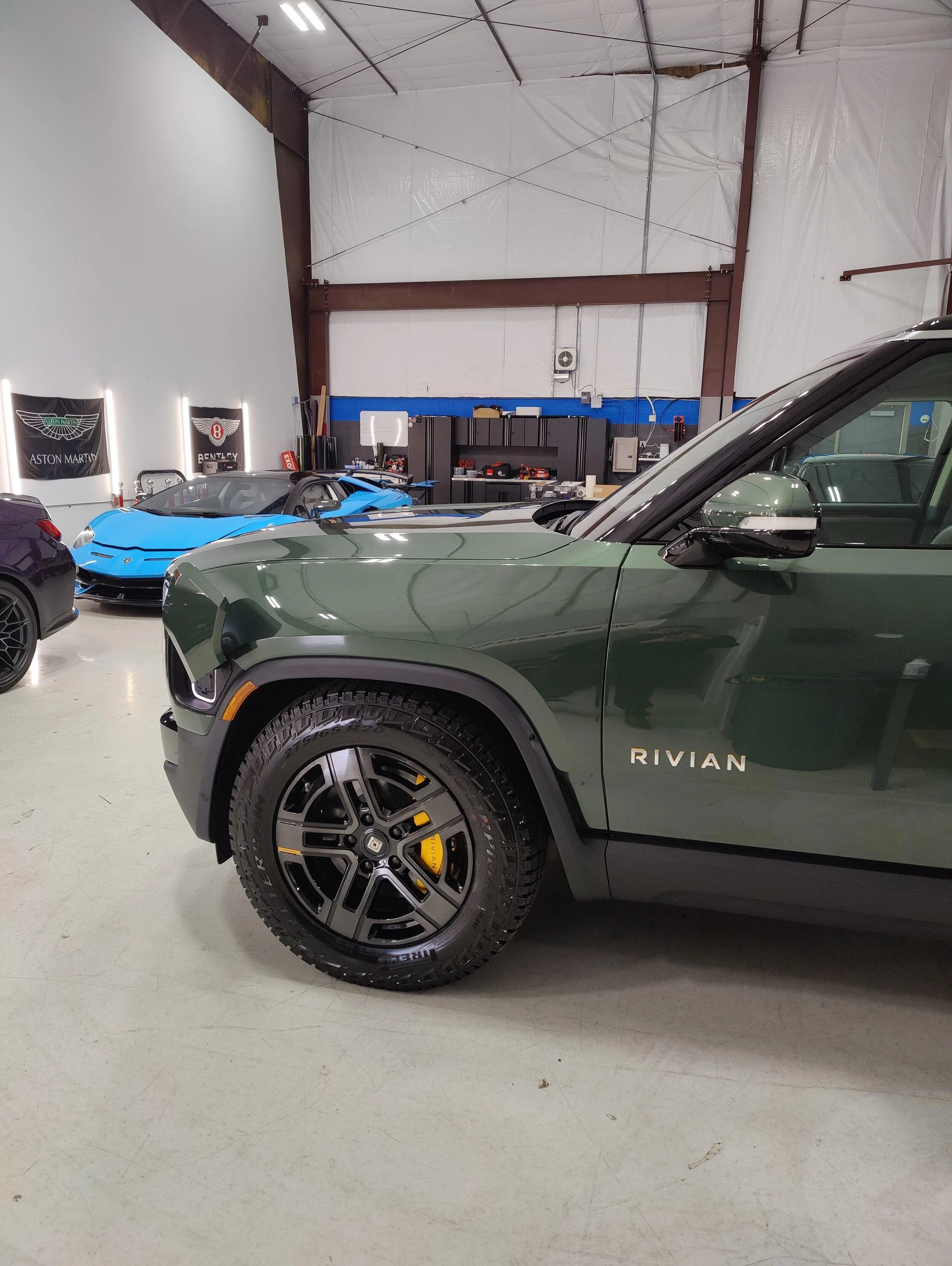 Rivian R1T R1S FOREST GREEN R1T Photos IMG20230312134754