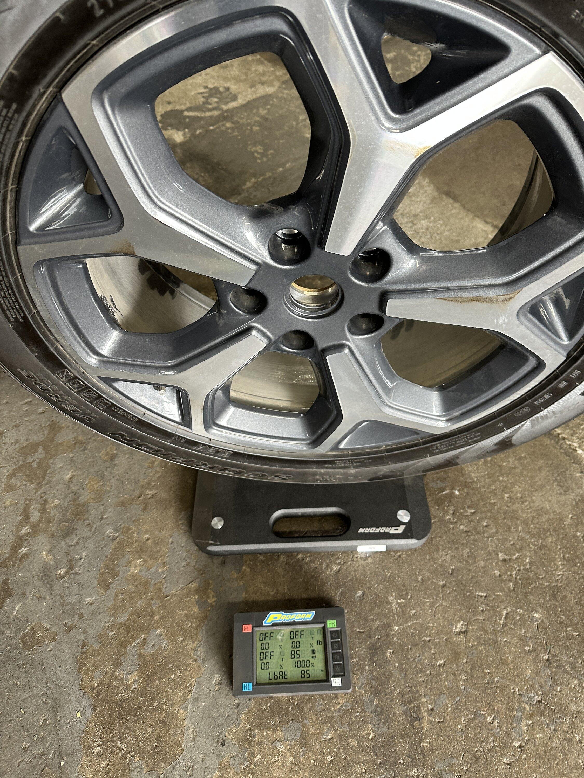 Rivian R1T R1S 21" Wheel weight as delivered IMG_0422