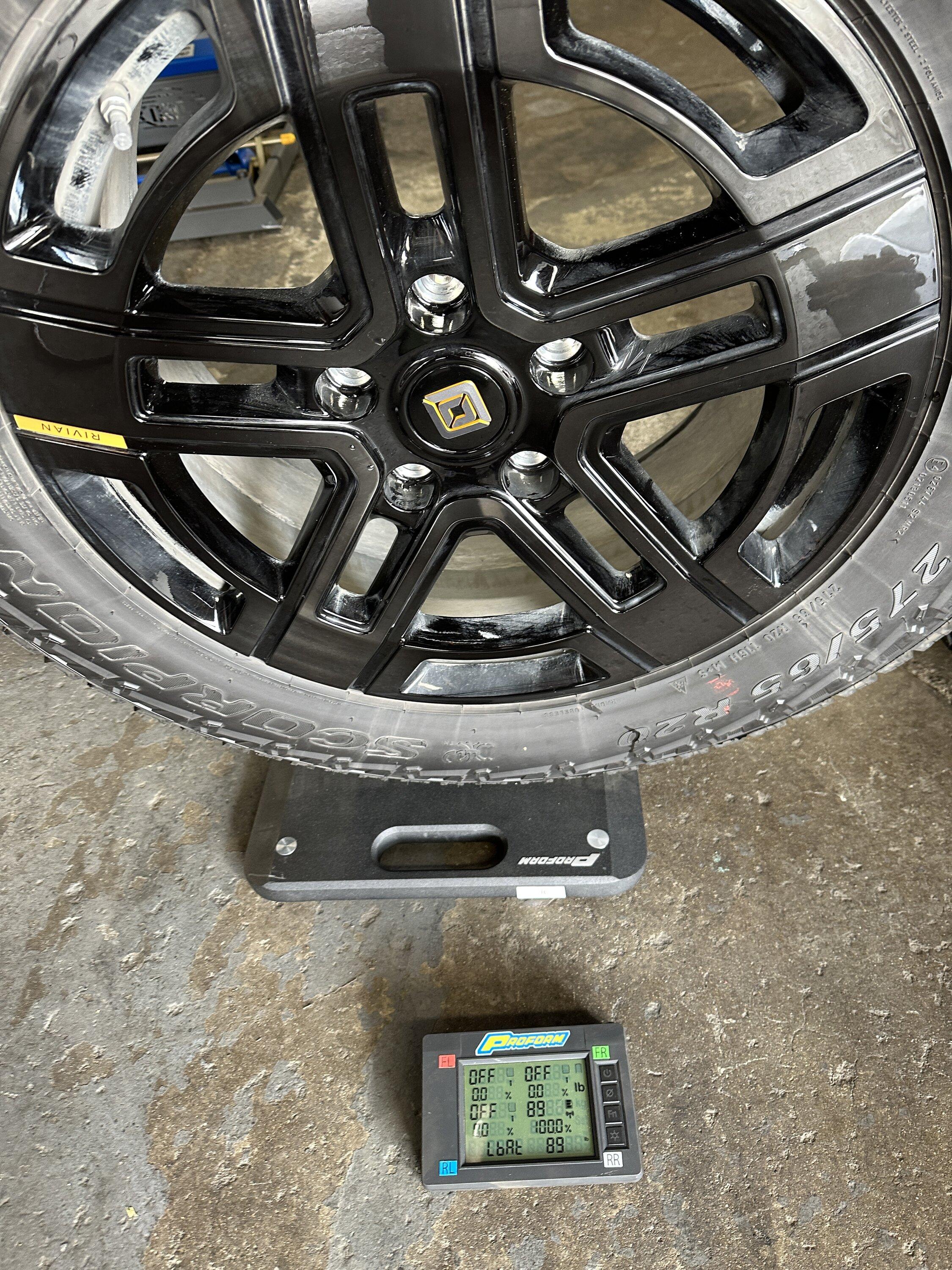Rivian R1T R1S 21" Wheel weight as delivered IMG_0423