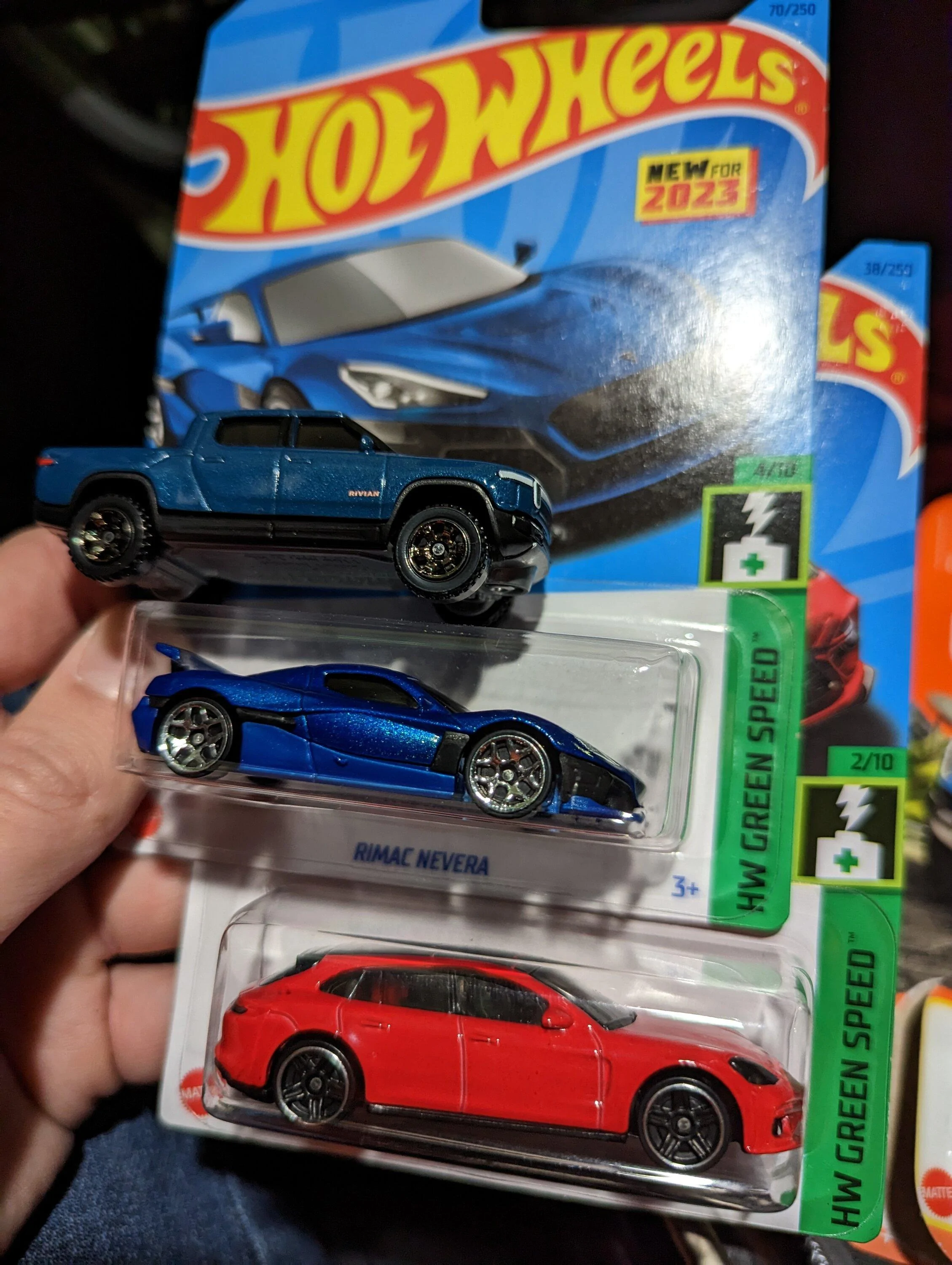 Rivian R1T R1S Matchbox Rivian R1T is Released! PXL_20230313_224522728