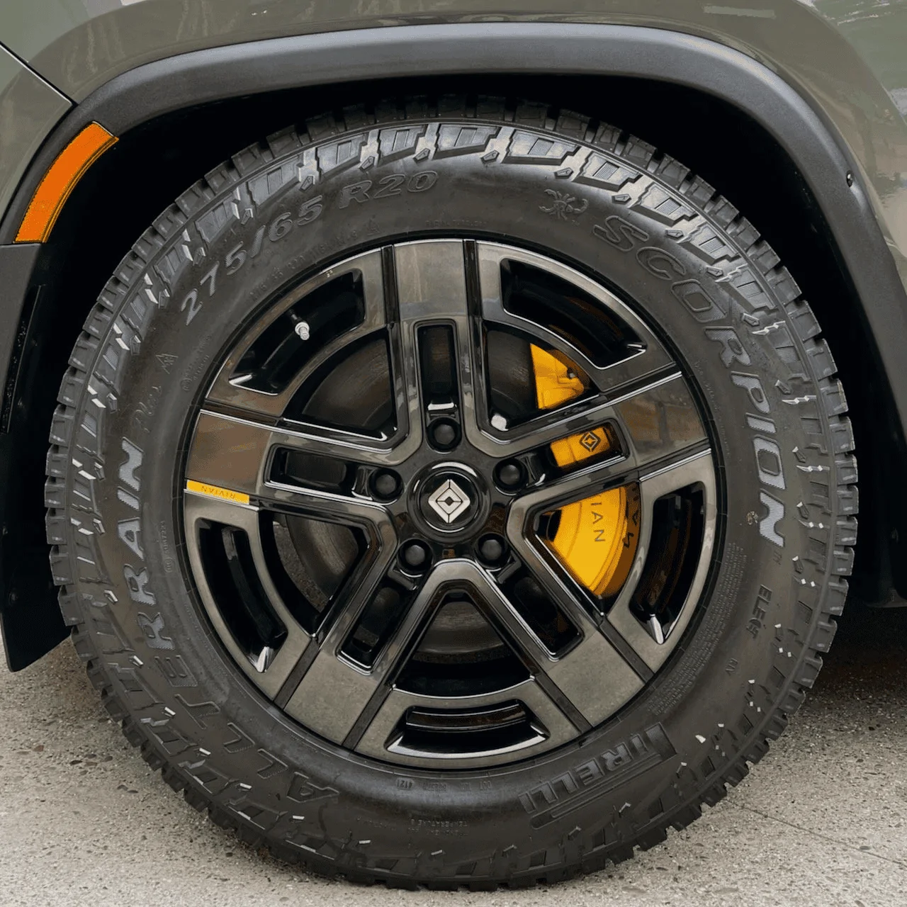 Rivian R1T R1S A/T Brights Powdercoated to Glossy Black 1678820177583