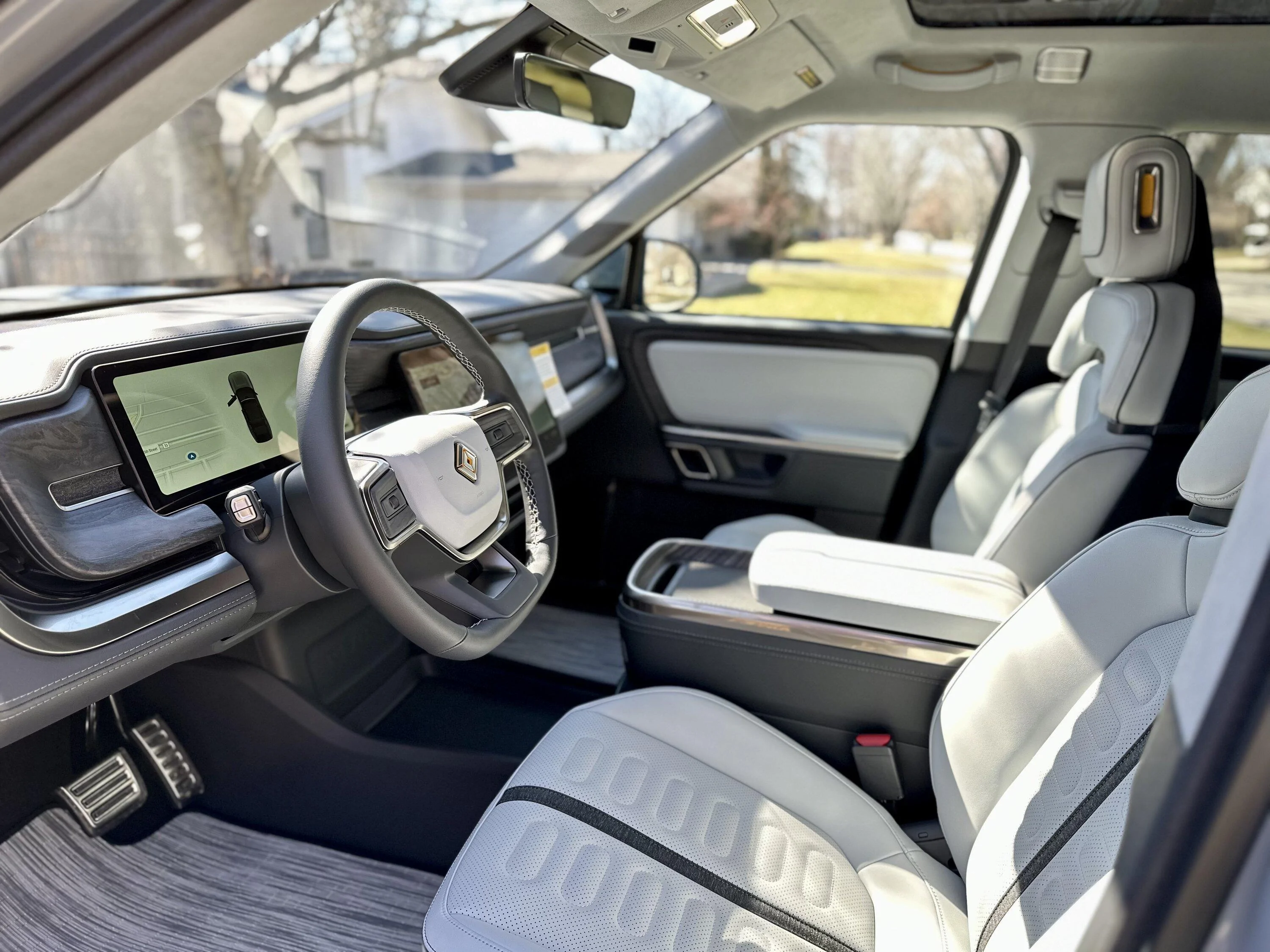 Rivian R1T R1S Confirmed by Rivian: R1S w/ Ocean Coast Interior - Deliveries Not Until Early 2023 D253D411-9291-4B69-B609-F10B6E232B04