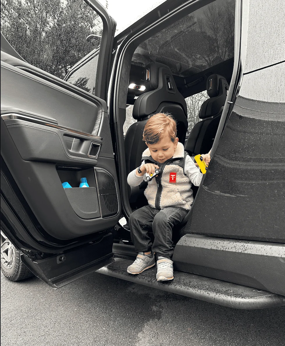 Rivian R1T R1S Introducing RMaxx Running Boards & Rock Sliders for Rivian R1T / R1S from Team 1EV Screenshot 2023-03-15 at 5.12.48 PM