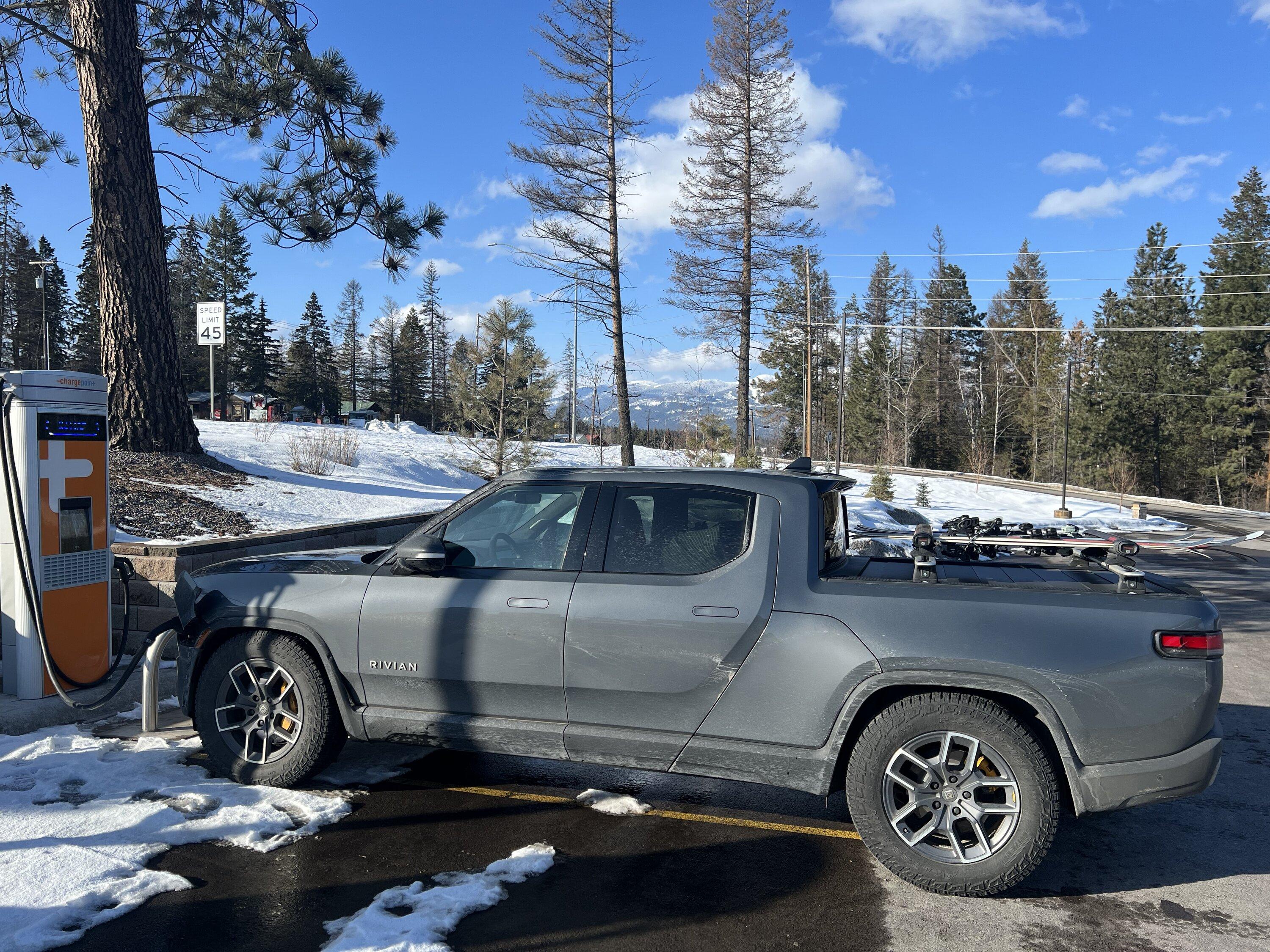 Rivian R1T R1S 500 mile winter road trip 518E5338-4AE6-4DD3-B2BC-AF0126EBFE94