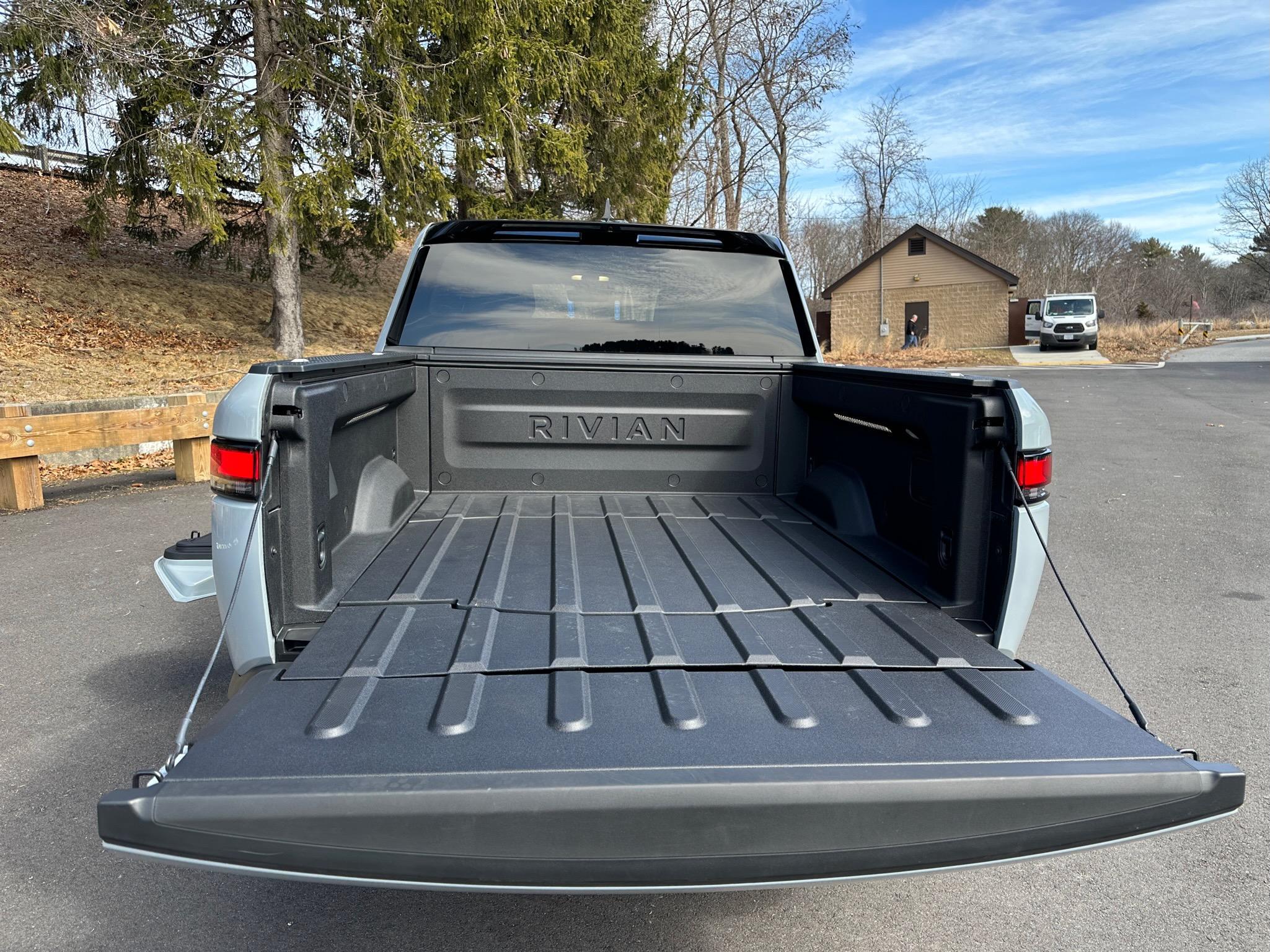 Rivian R1T R1S Limestone R1T Delivery - Wow! & some noob questions IMG_0938