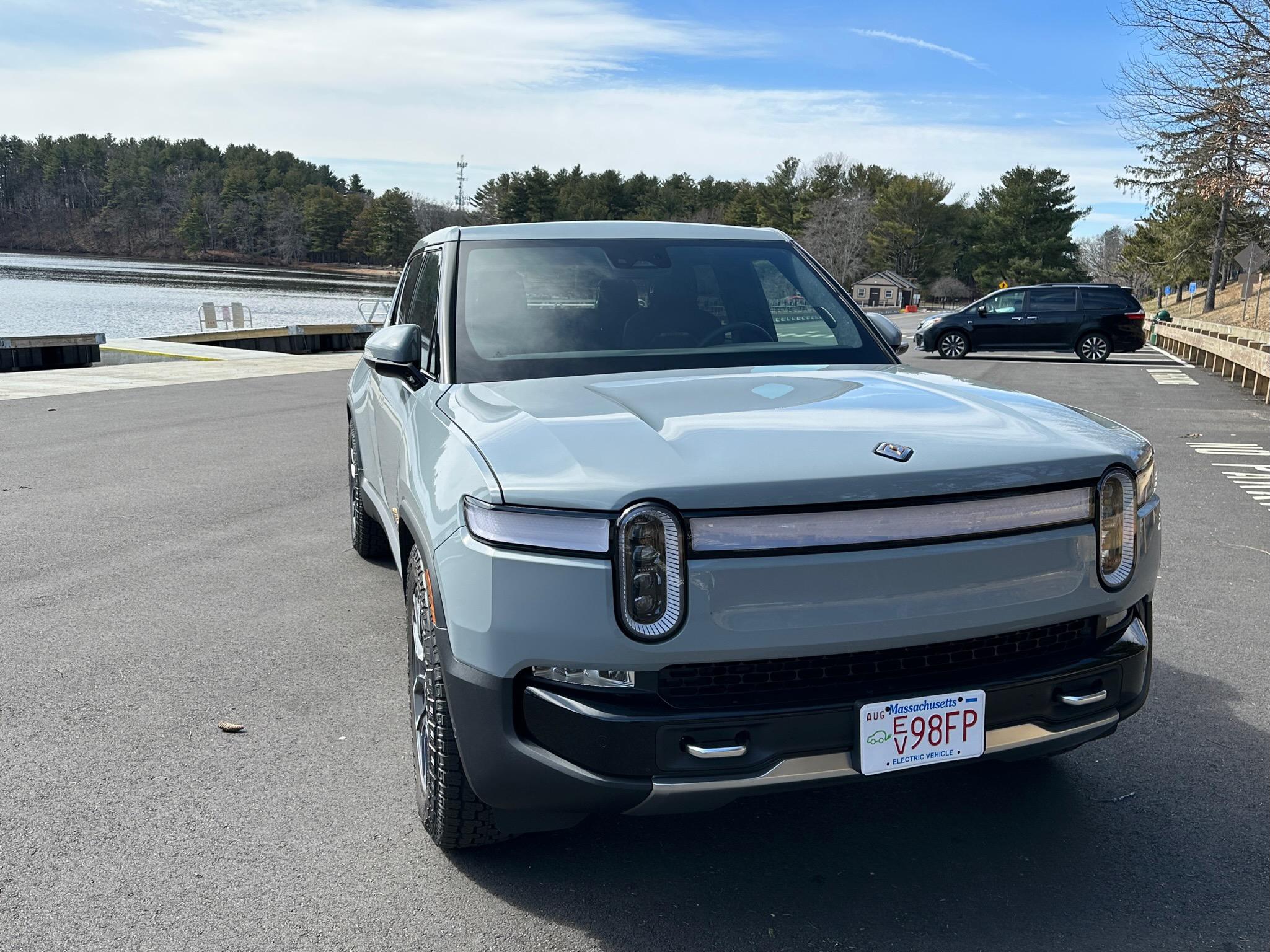 Rivian R1T R1S Limestone R1T Delivery - Wow! & some noob questions IMG_0935