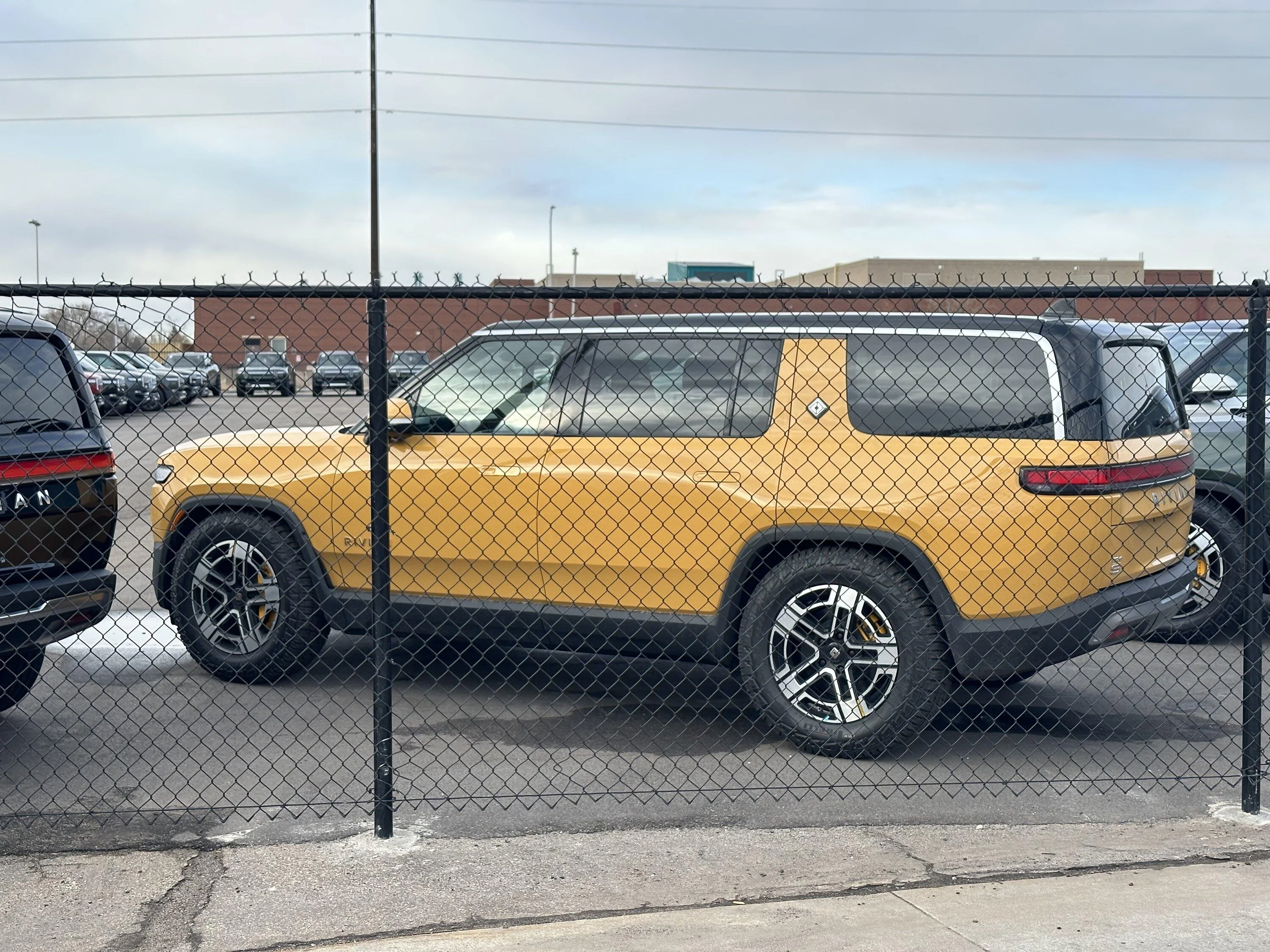 Rivian R1T R1S Colorado Checking In 65AF6E27-AD61-4020-AEBE-2148DCAB6374