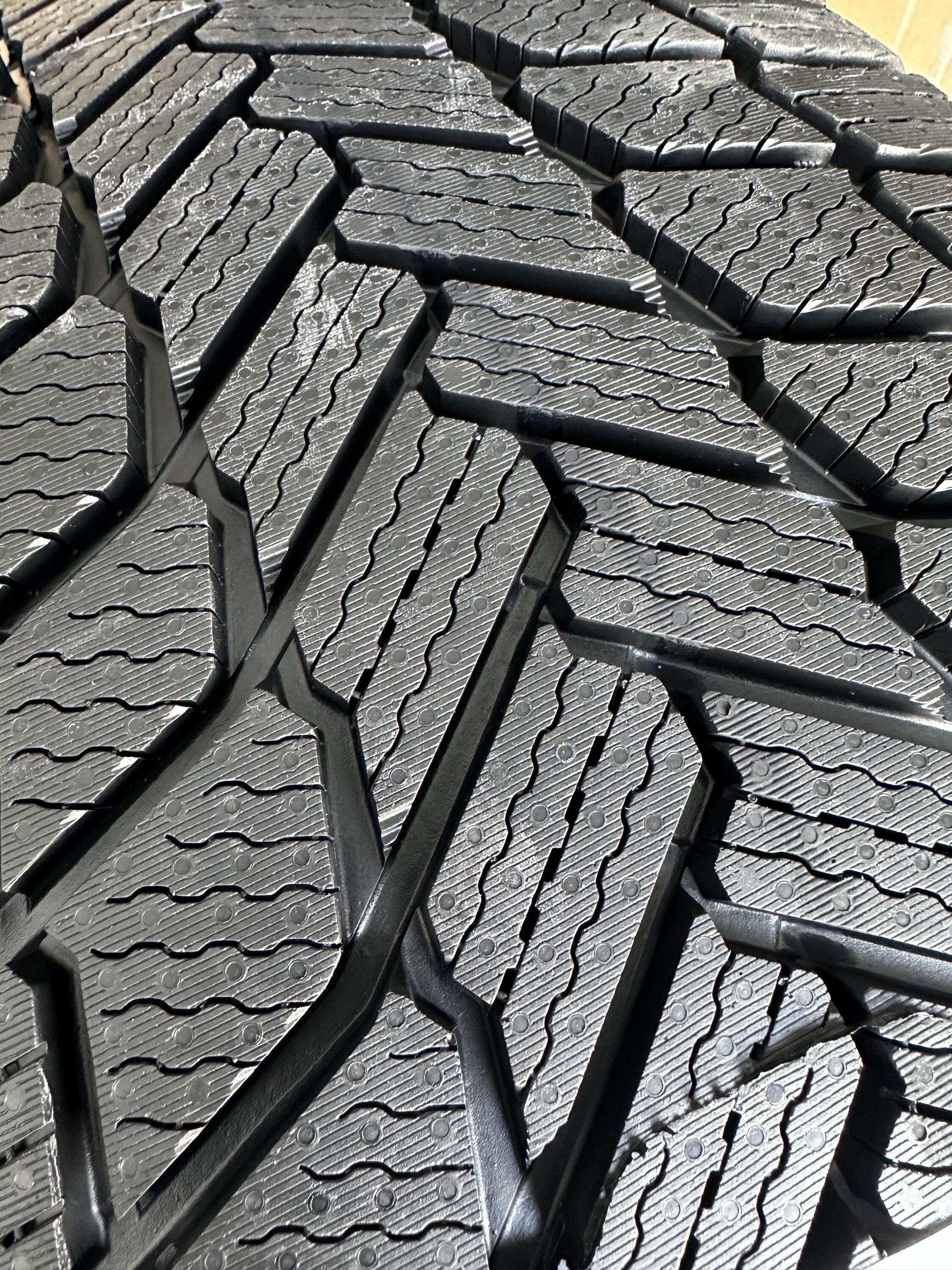 Rivian R1T R1S Snow performance check-in....focus on tires. 33C7F27B-43E7-4C58-BAC1-72B71F007661