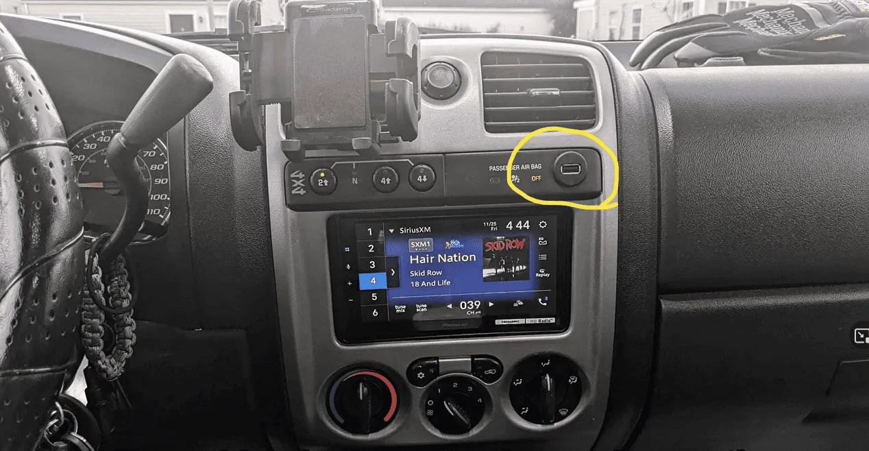 Rivian R1T R1S 12 volt frunk power outlet is back! > in my just-delivered 2023 R1T (mid 18000 VIN) 1679076288830