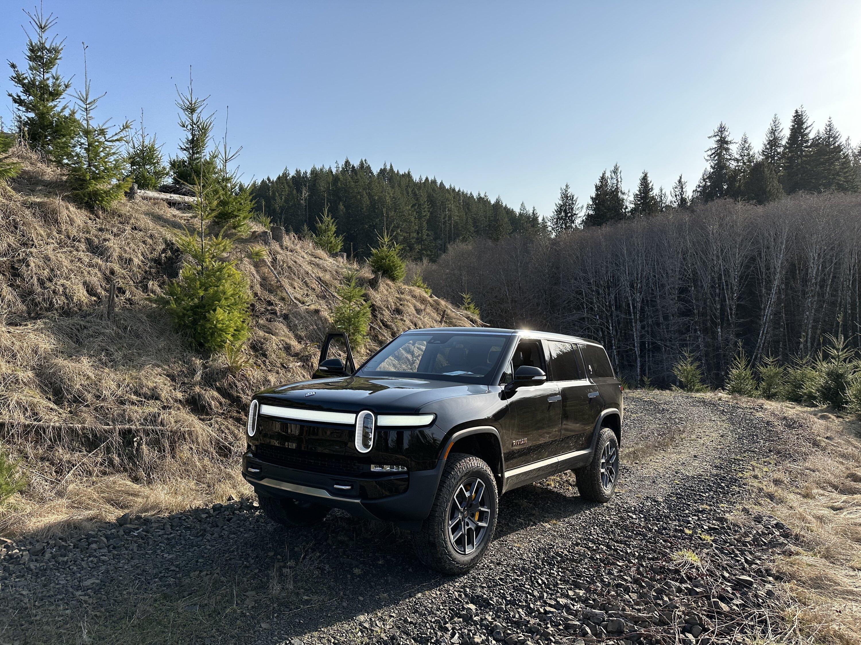 Rivian R1T R1S MIDNIGHT (Black) Rivian Photos IMG_2269