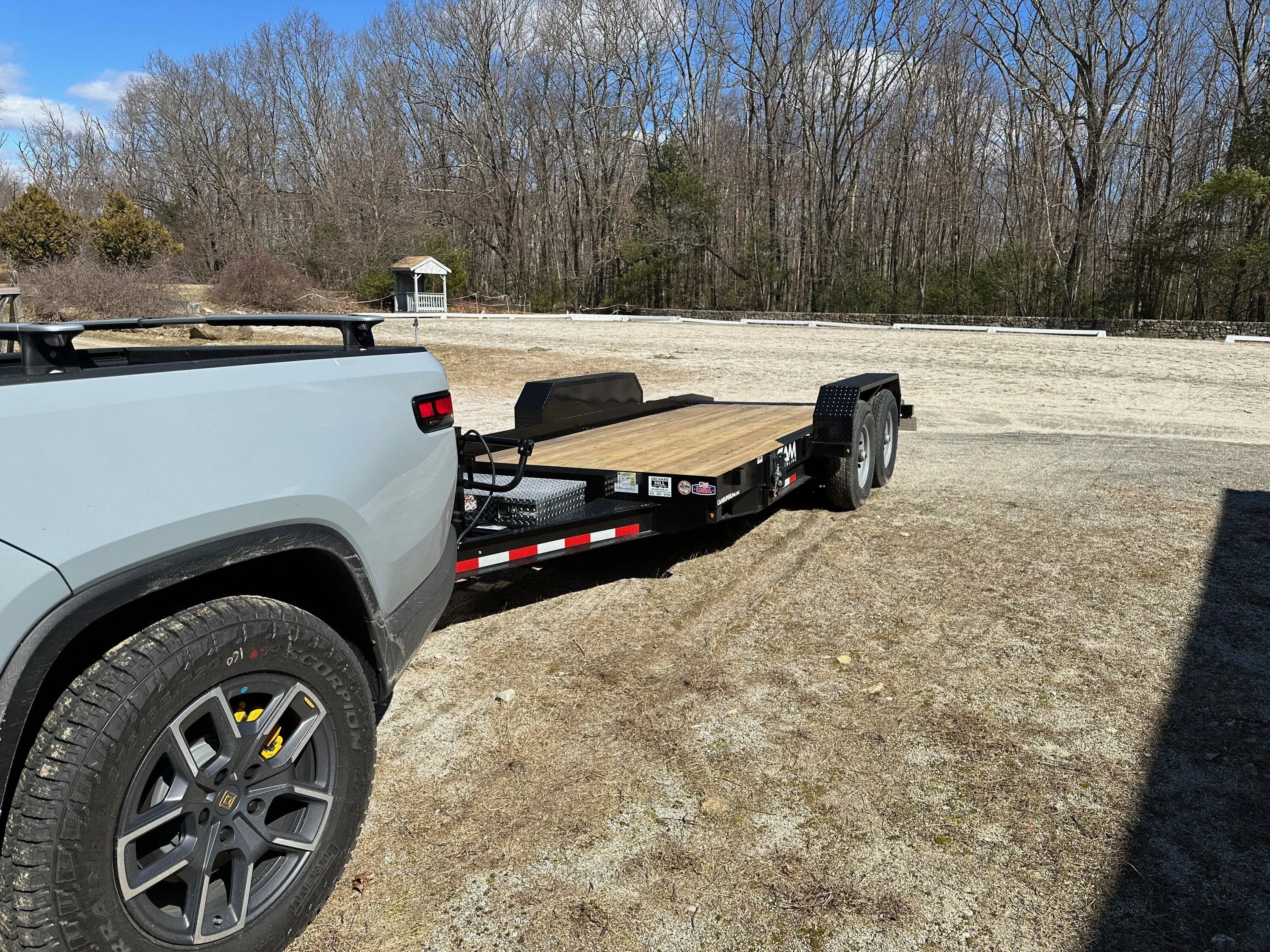Rivian R1T R1S LIMESTONE R1T Photos IMG_1059