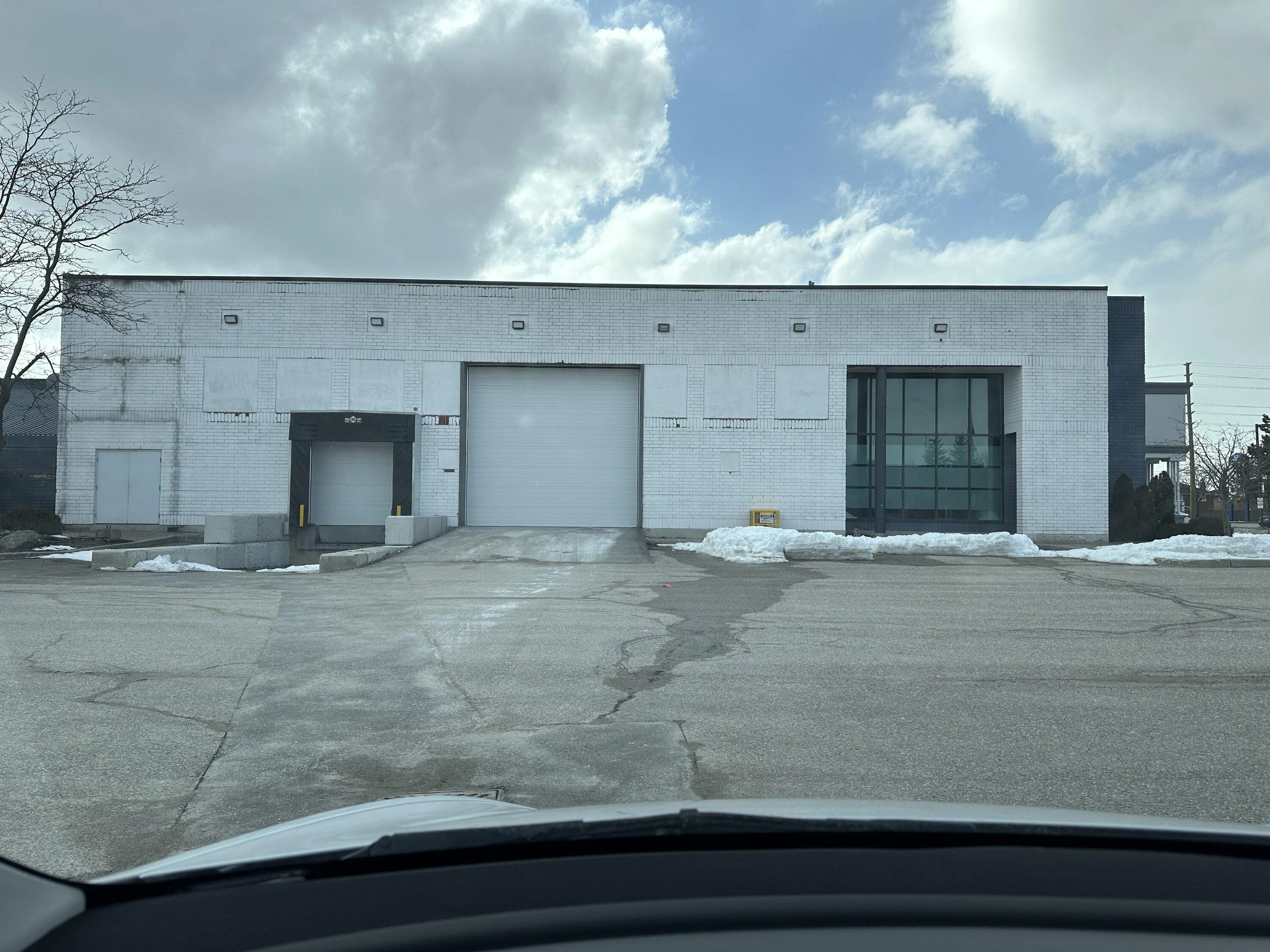 Rivian R1T R1S Ontario Rivian Service Centre 80E25058-D97F-4C7D-B732-FDF676A3B113