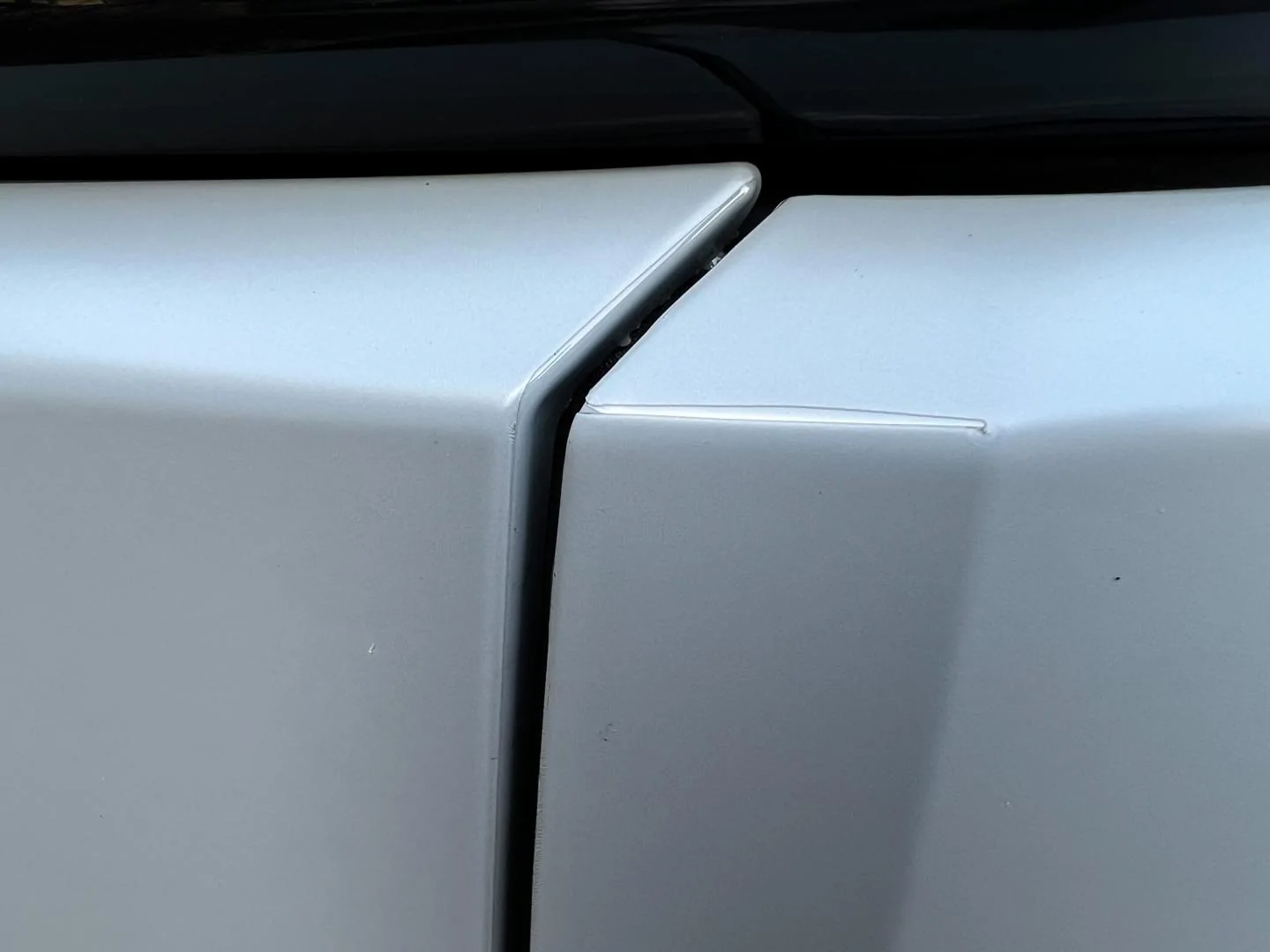 Rivian R1T R1S Poor Quality Stealth Satin PPF Clear Bra on Rivian R1T - Be Careful When Price Shopping BAD-poor-quality-rivian-r1t-xpel-stealth-redmond-clear-bra-ppf-paint-protection-film-2