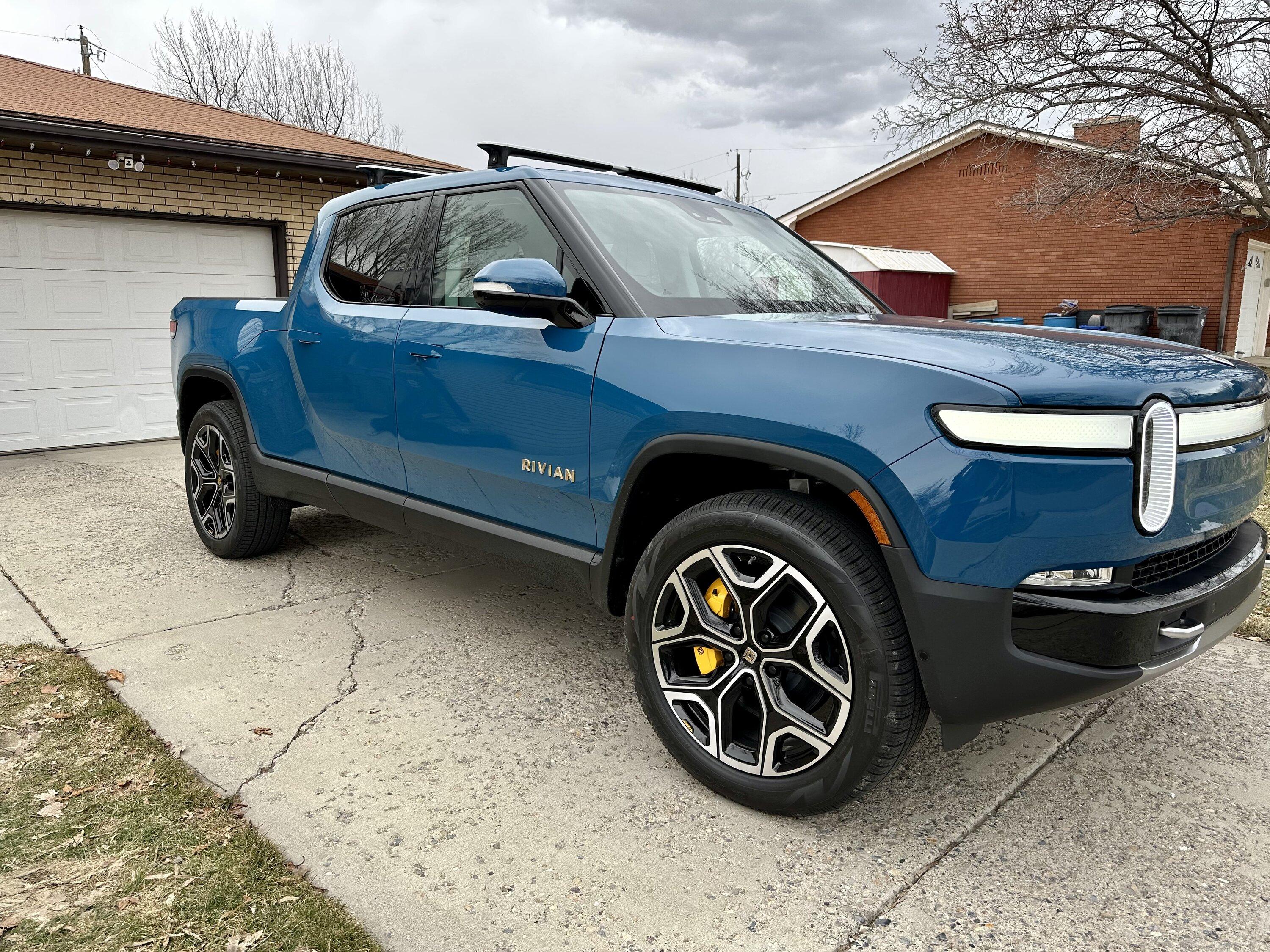 Rivian R1T R1S RIVIAN BLUE Rivian Photos 841A8E61-5E43-4A20-910D-07EE4E7295AA