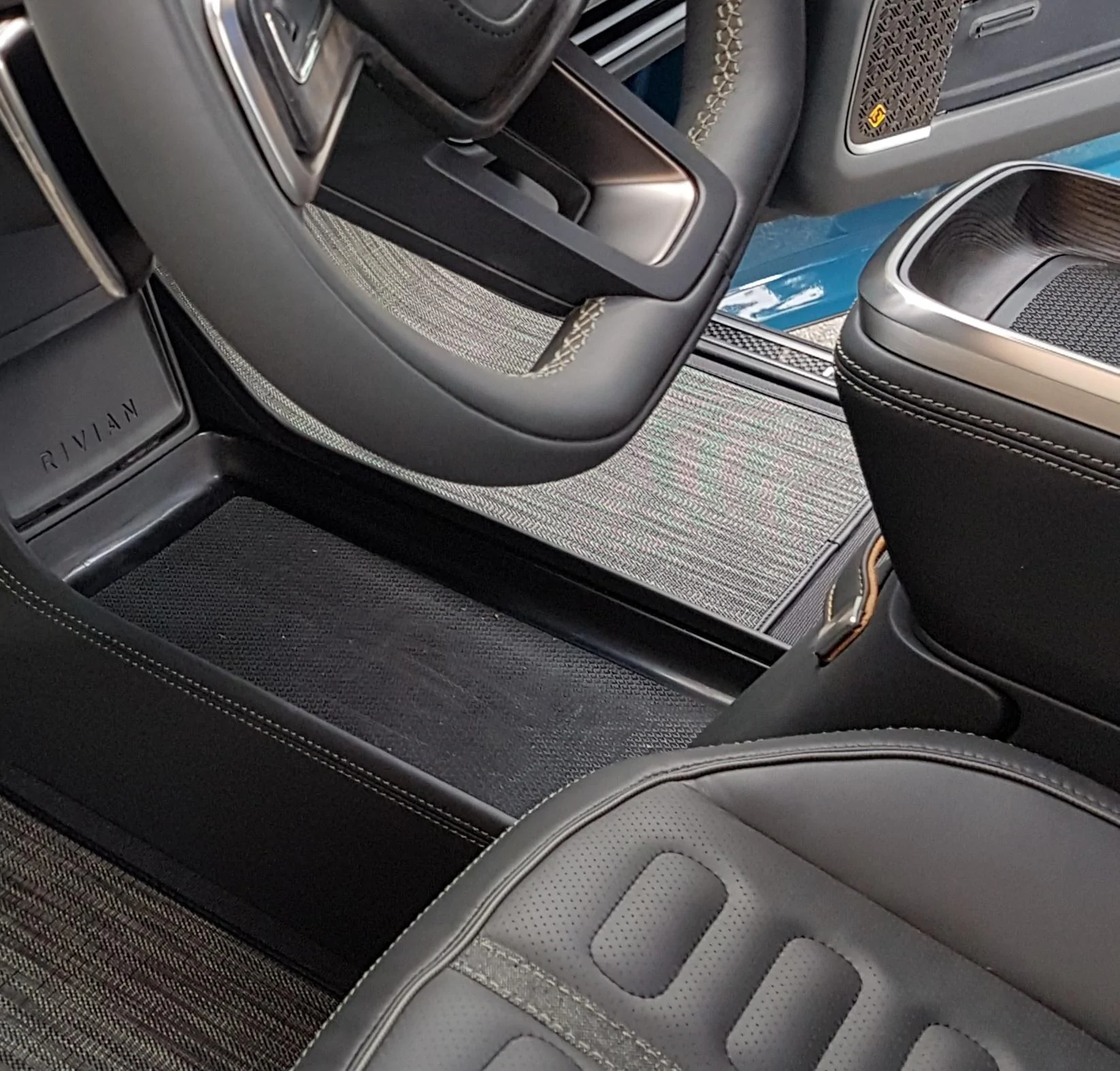 Rivian R1T R1S Center Console/Camp Speaker 20190927_172538