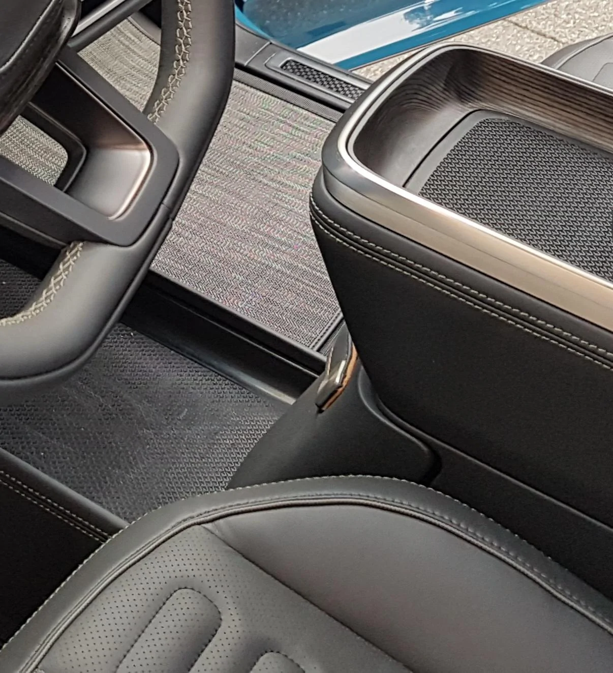 Rivian R1T R1S Center Console/Camp Speaker 20190927_172552