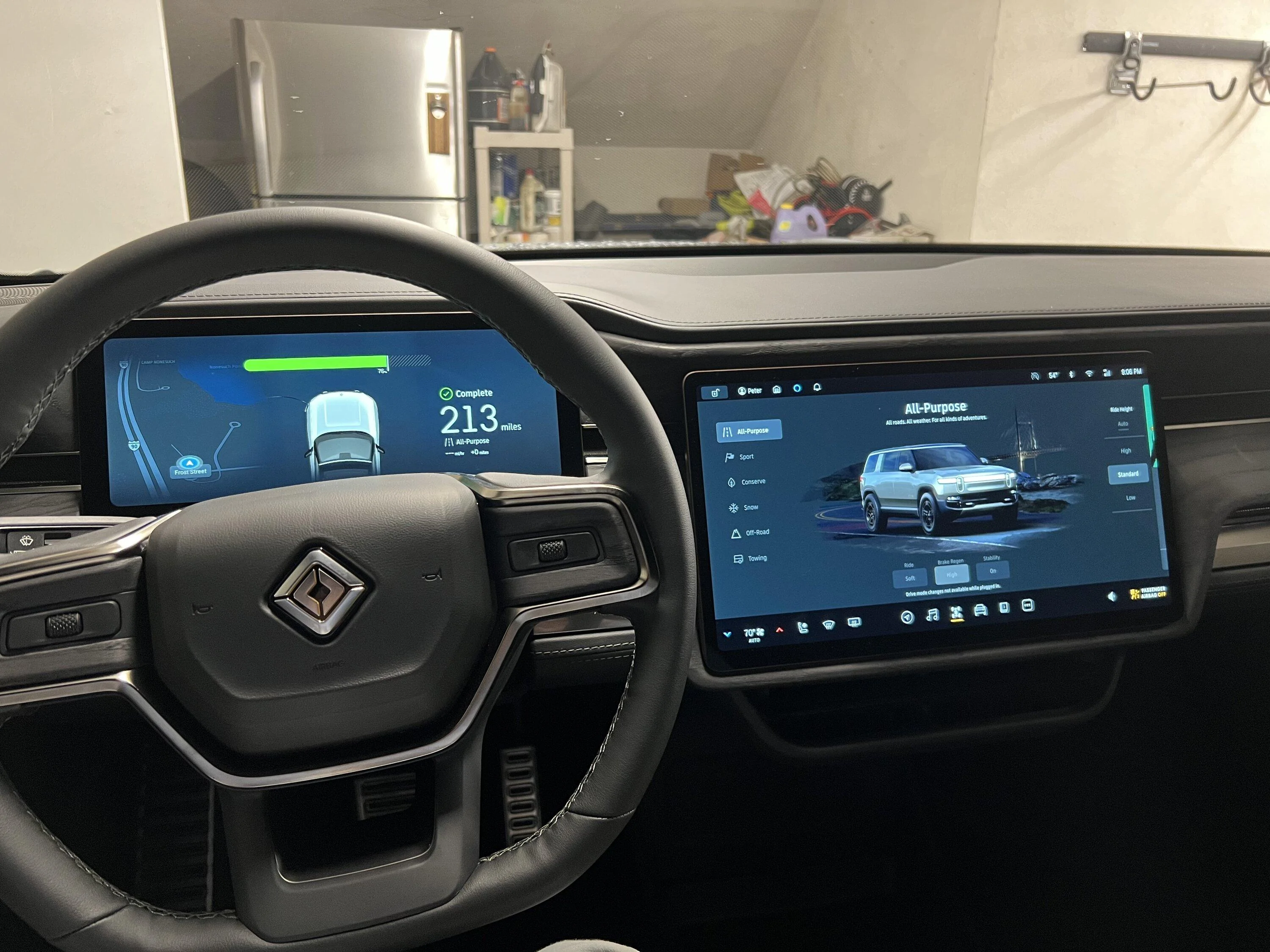 Rivian R1T R1S LA SILVER Rivian Photos C5B83A1E-9BE7-4978-858B-AB0E7F5F23DC