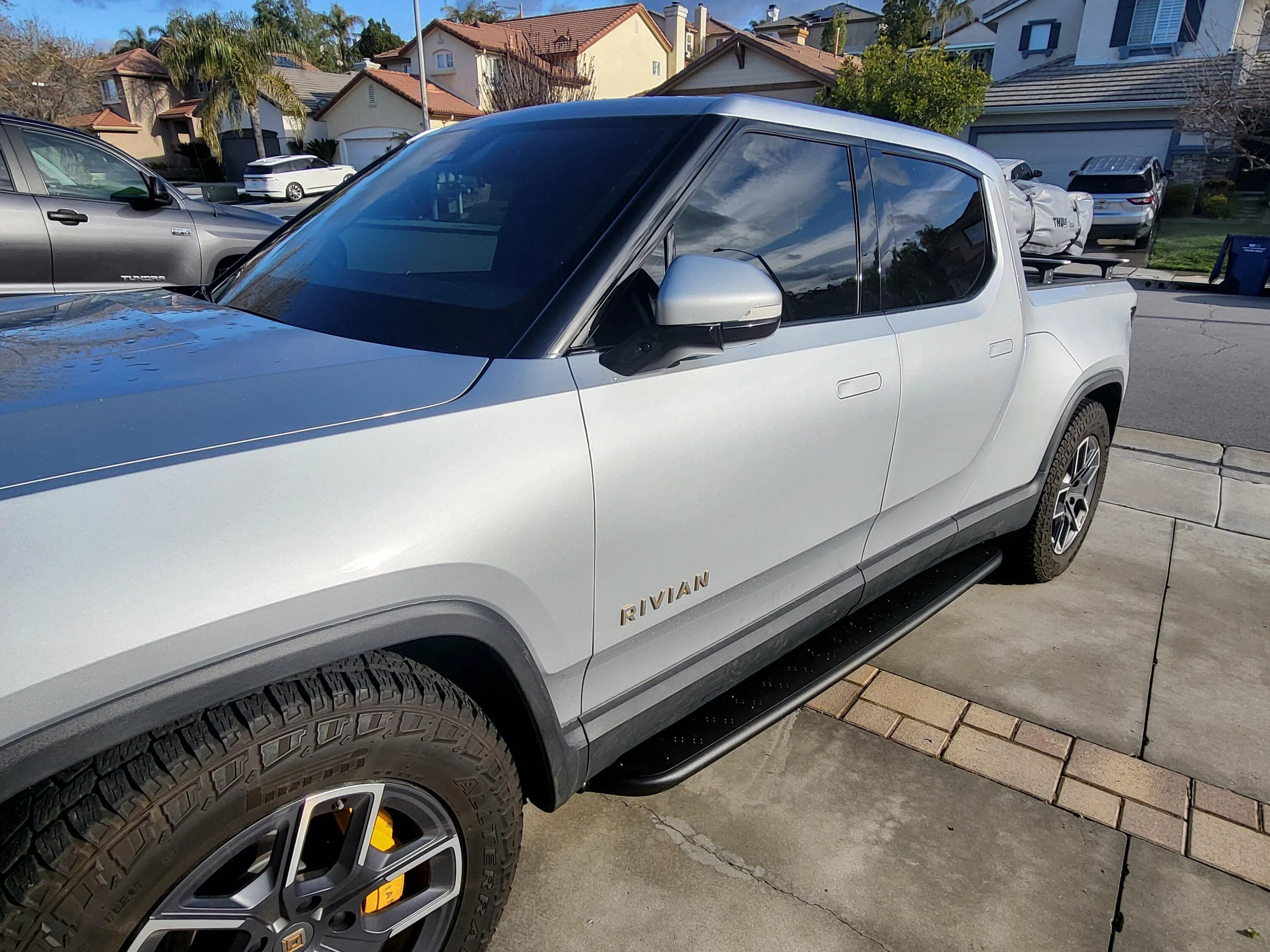 Rivian R1T R1S Master Thread:  Review of the EV Sportline RMaxx Running Boards/Sliders (from Team 1EV) 20230324_082948
