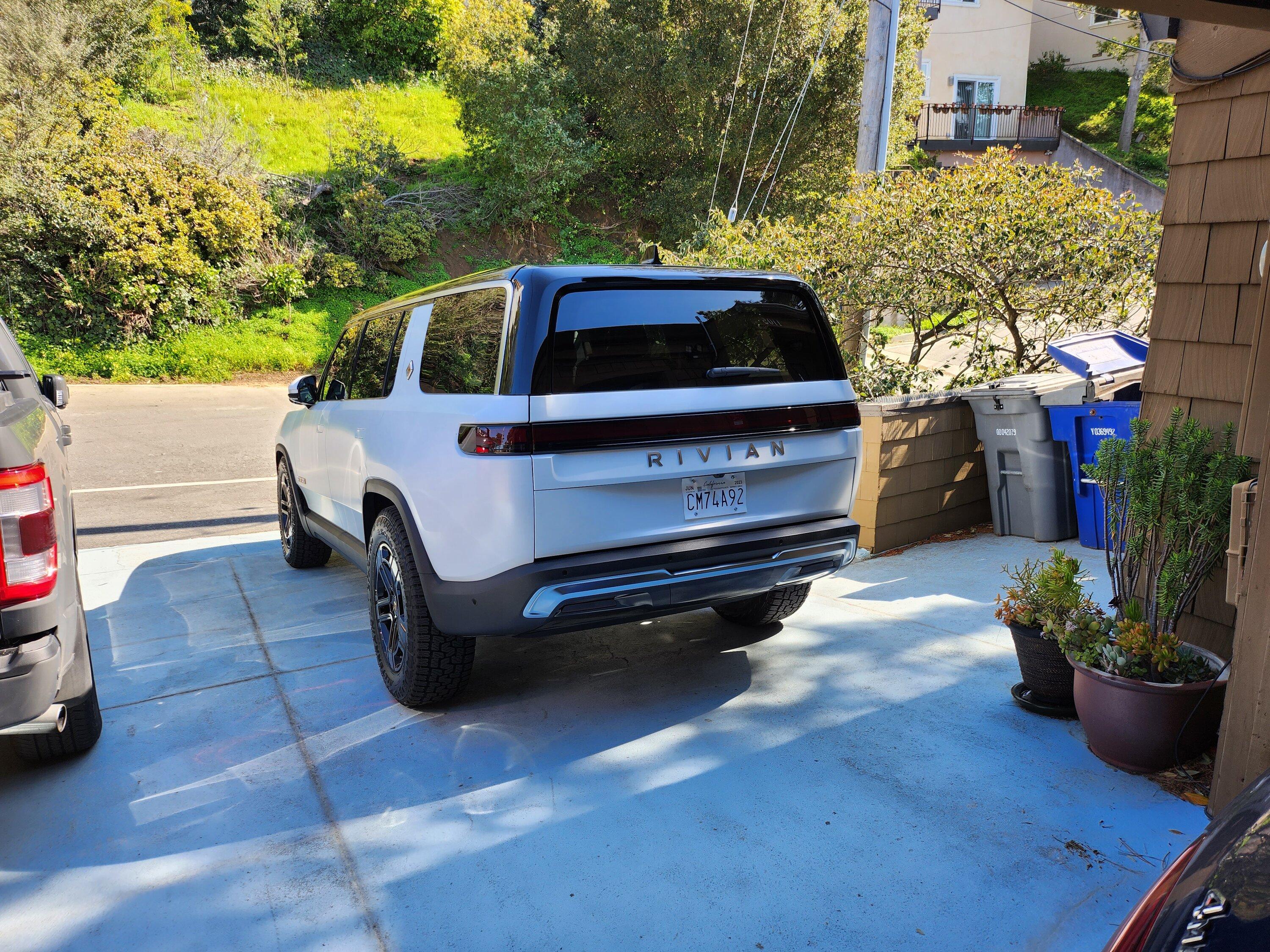 Rivian R1T R1S Twraps is awesome! PPF installed DIY photos 20230325_153740