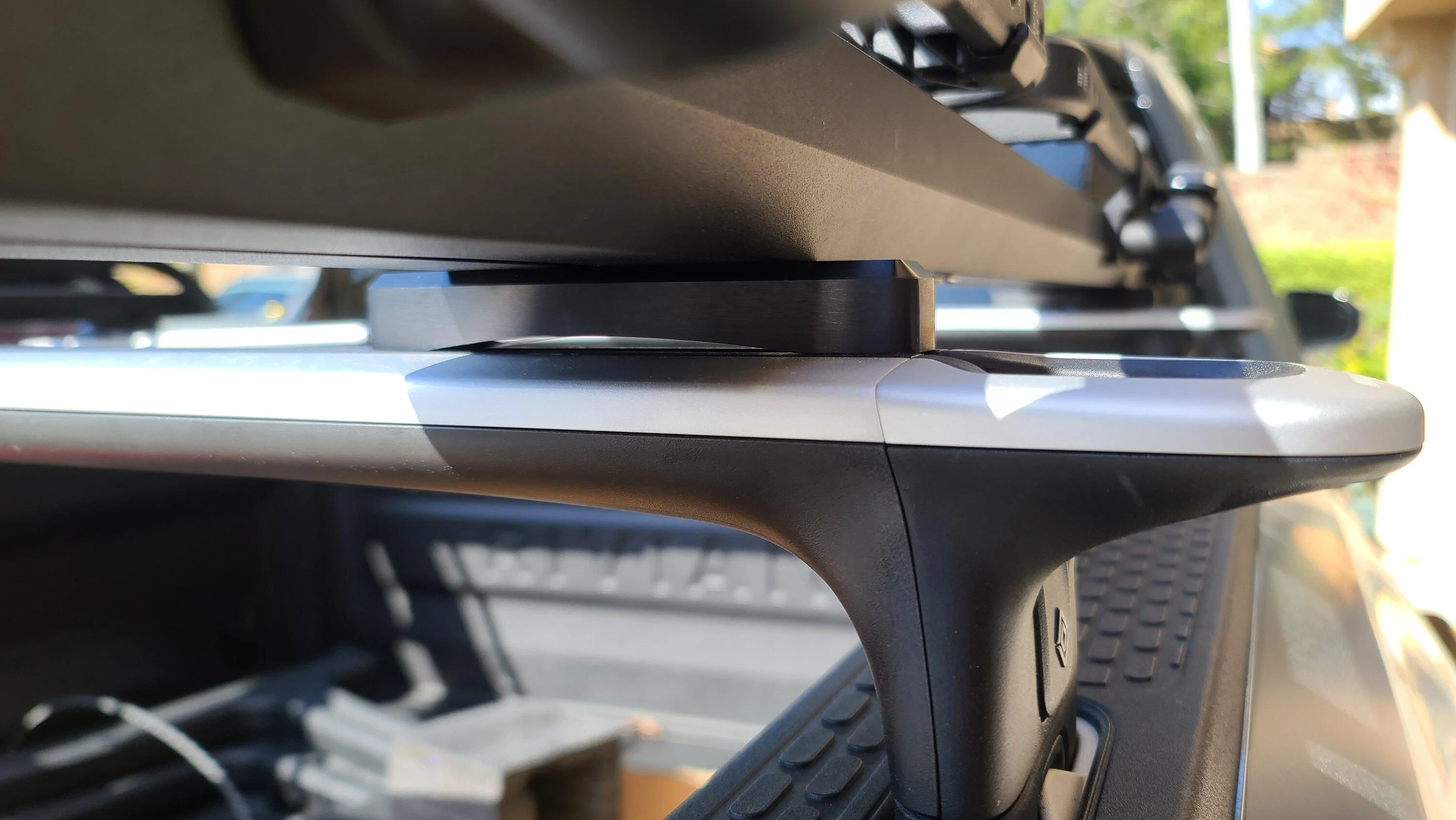 Rivian R1T R1S Küat: Piston® SR rack installed 20230325_154628