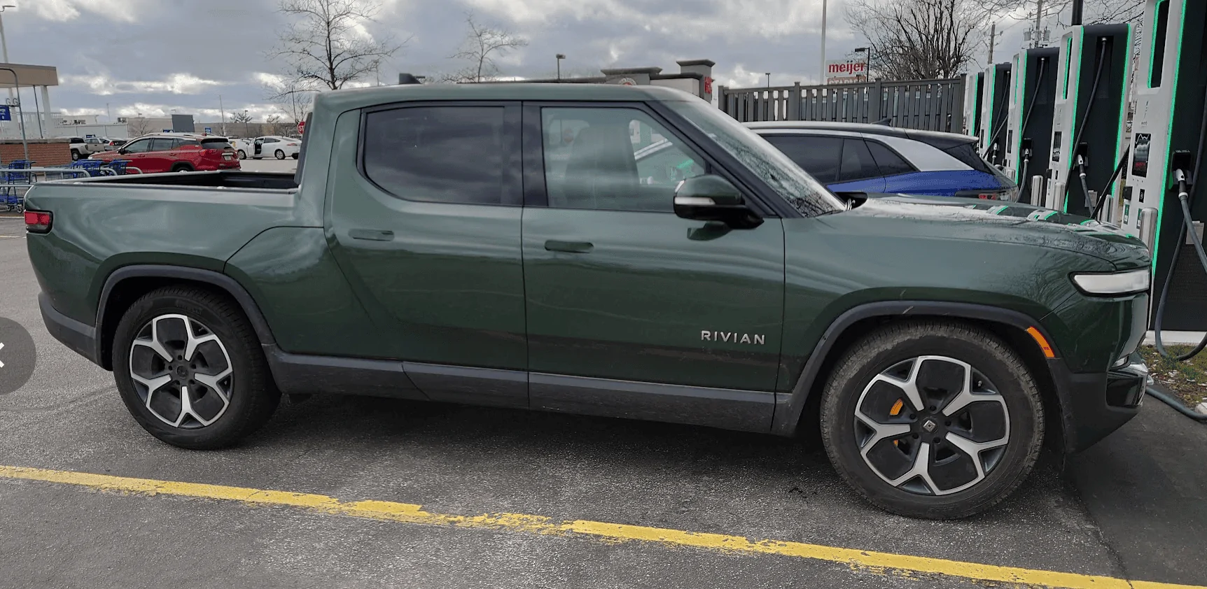 Rivian R1T R1S Range and efficiency on 21s WITHOUT Aero Covers???. 1679795730882