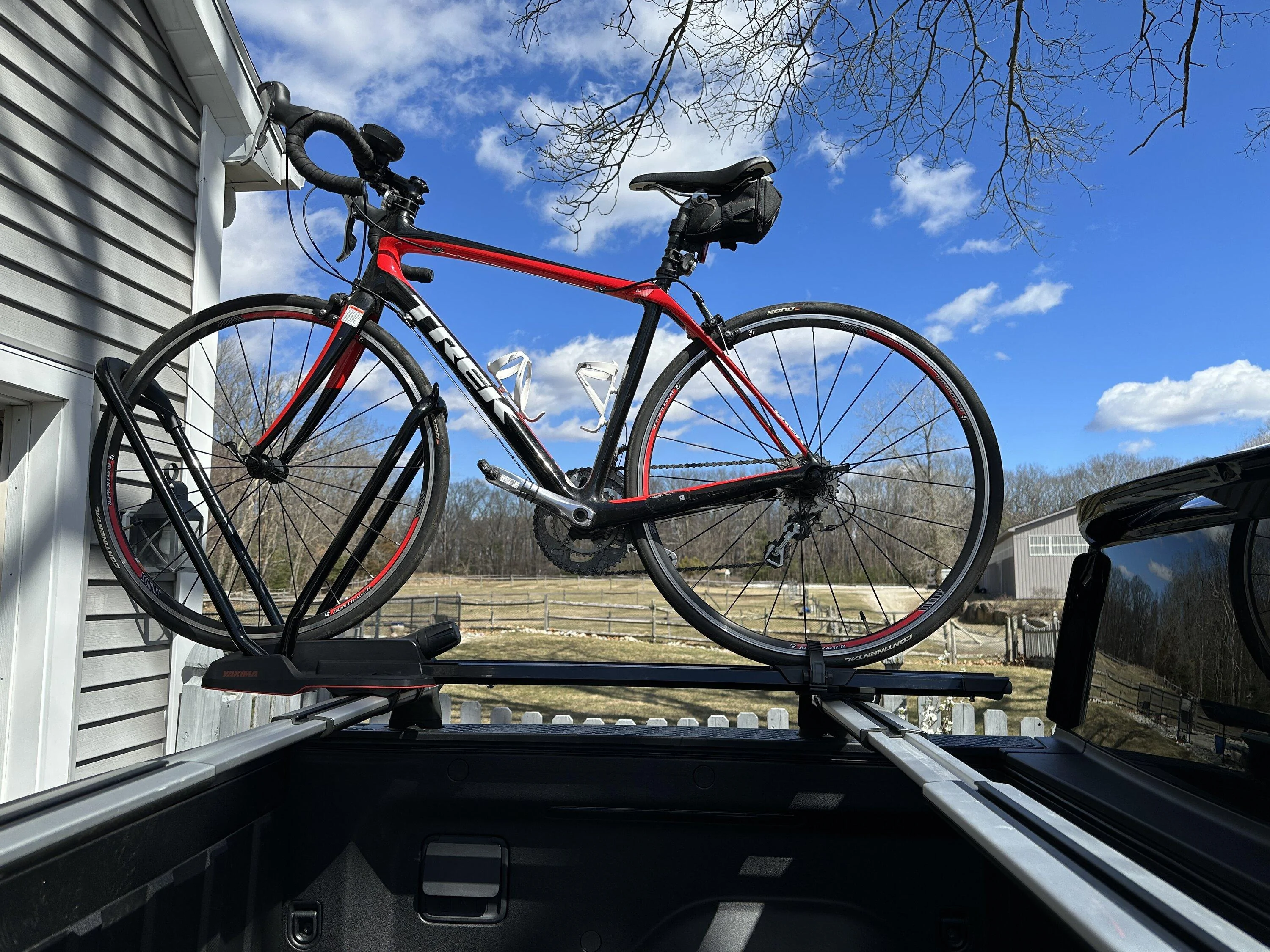 Rivian R1T R1S Rivian bike mount doesnt work for me, some questions IMG_1129