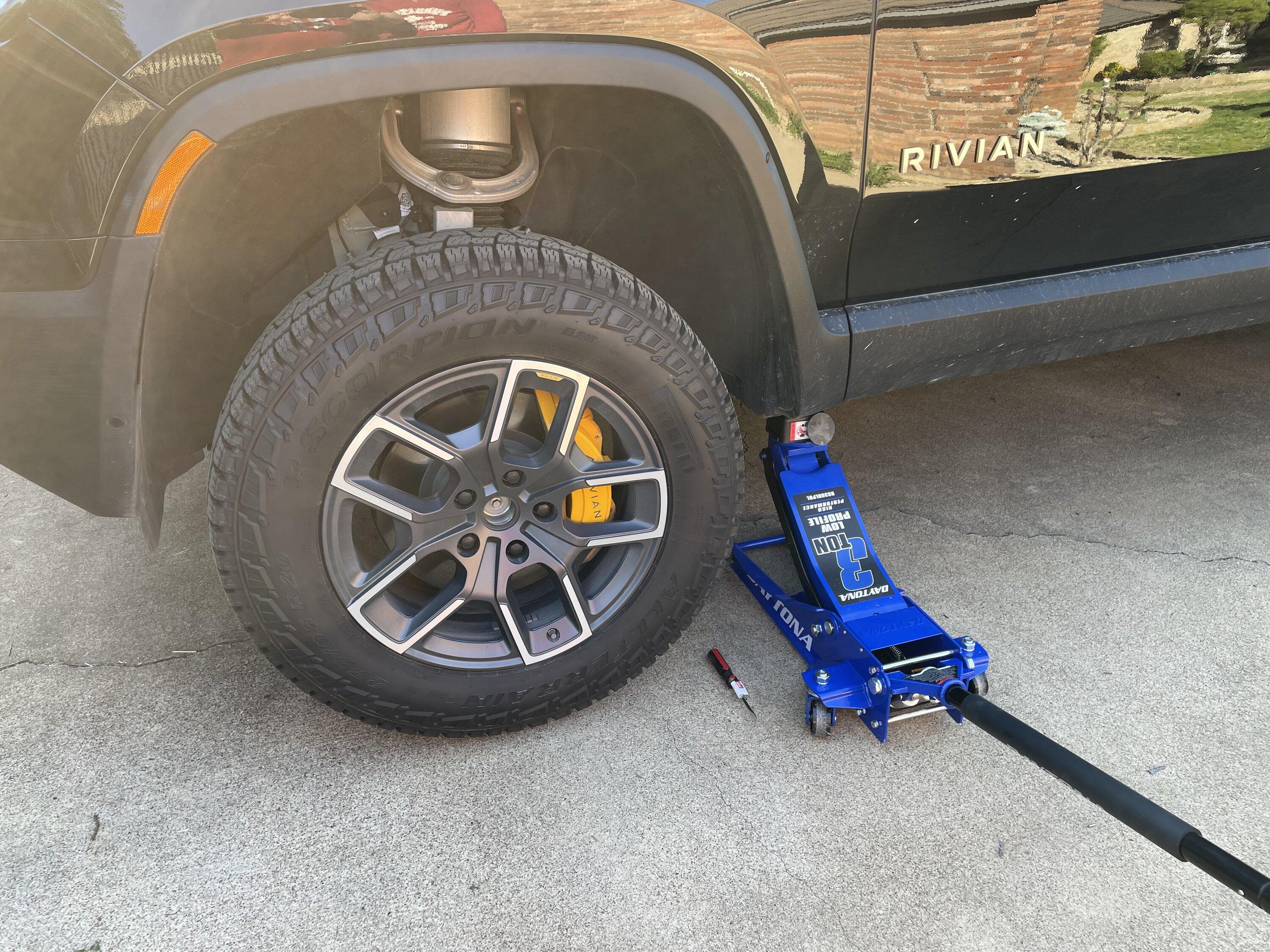 Rivian R1T R1S My first 5 tire rotation at 5K miles, completed 261A1605-CF75-4793-BF92-09F86D959616