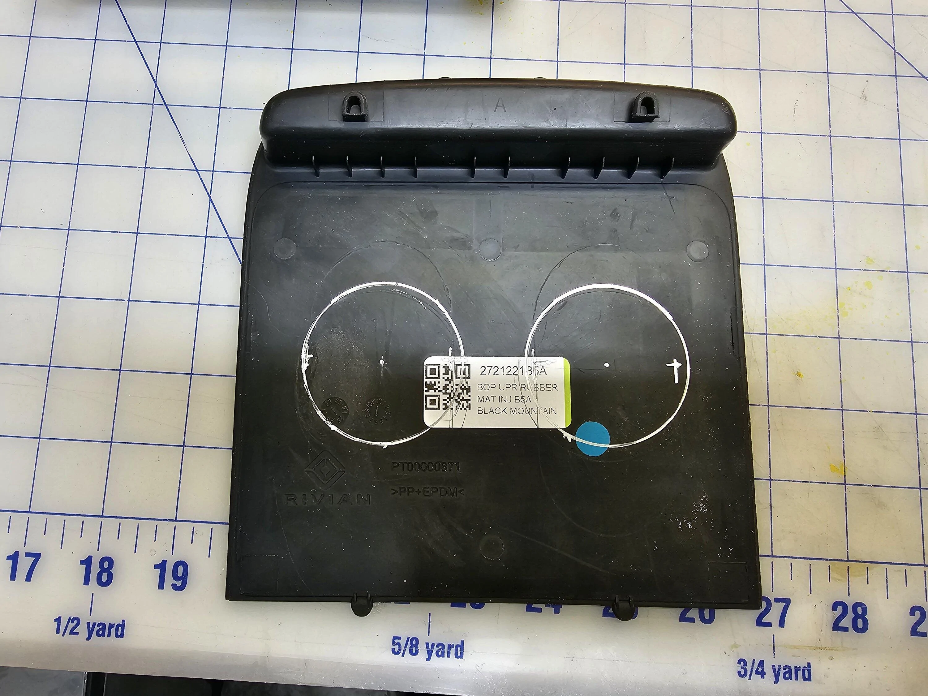 Rivian R1T R1S Working Magsafe / Magnetic Qi Wireless Charging Pad Install! - DIY Writeup 7