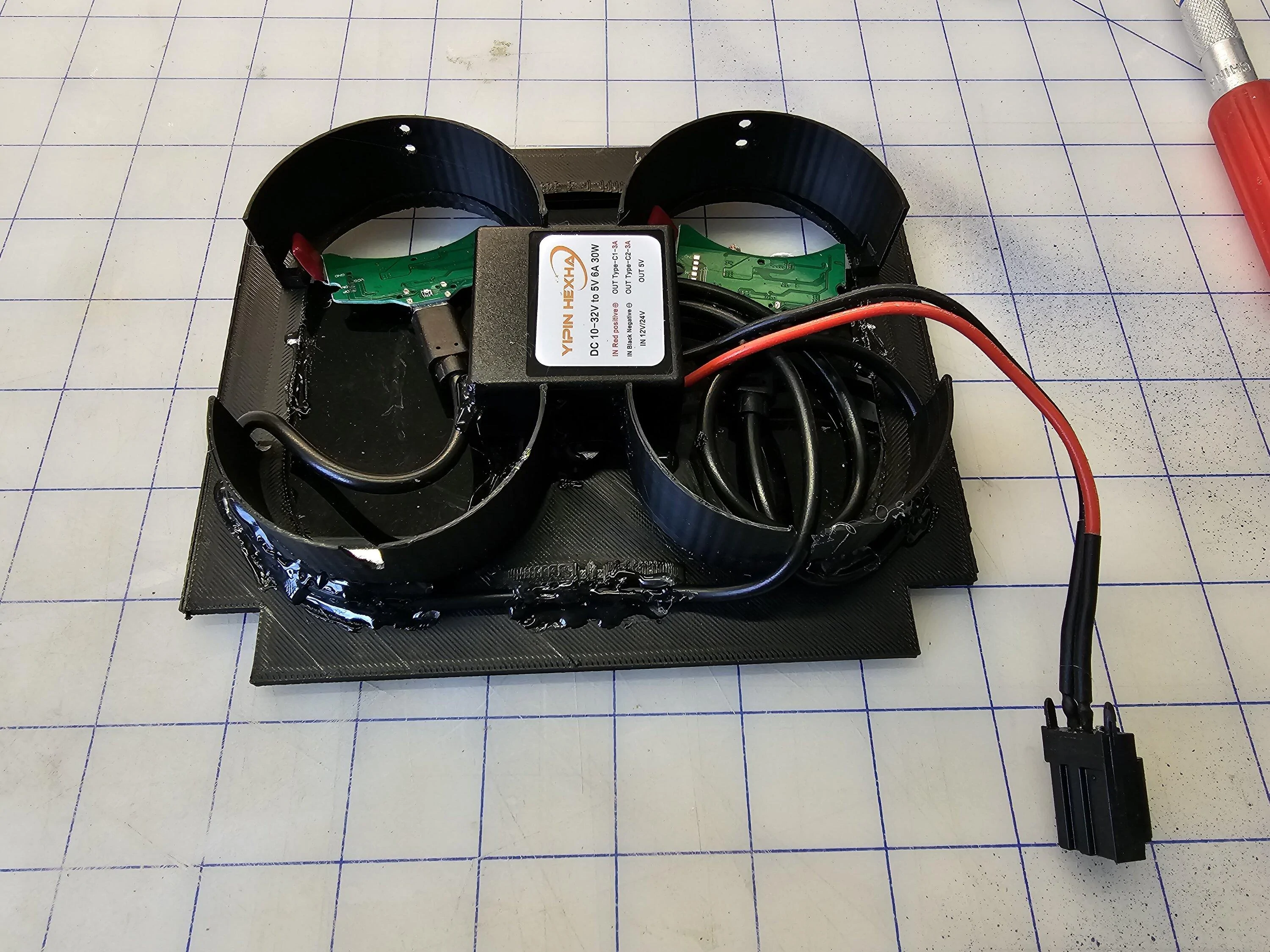 Rivian R1T R1S Working Magsafe / Magnetic Qi Wireless Charging Pad Install! - DIY Writeup 10