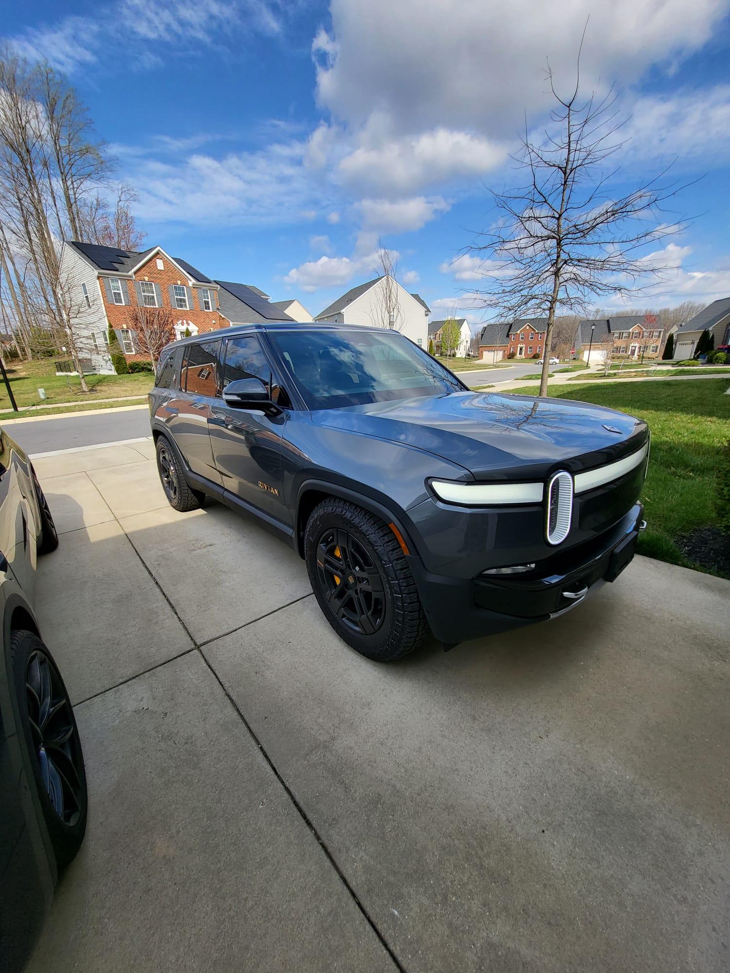 Rivian R1T R1S My 23' R1S is Here WhatsApp Image 2023-03-28 at 12.09.50 PM (1)