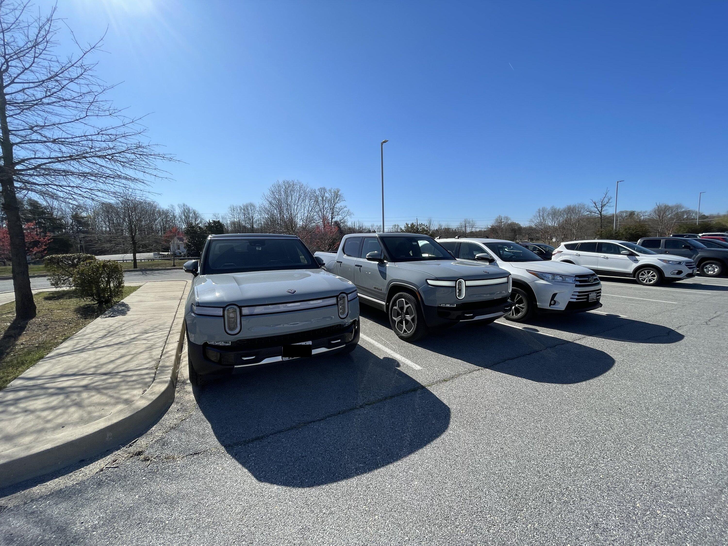 Rivian R1T R1S LIMESTONE R1T Photos tempImagemTvP08