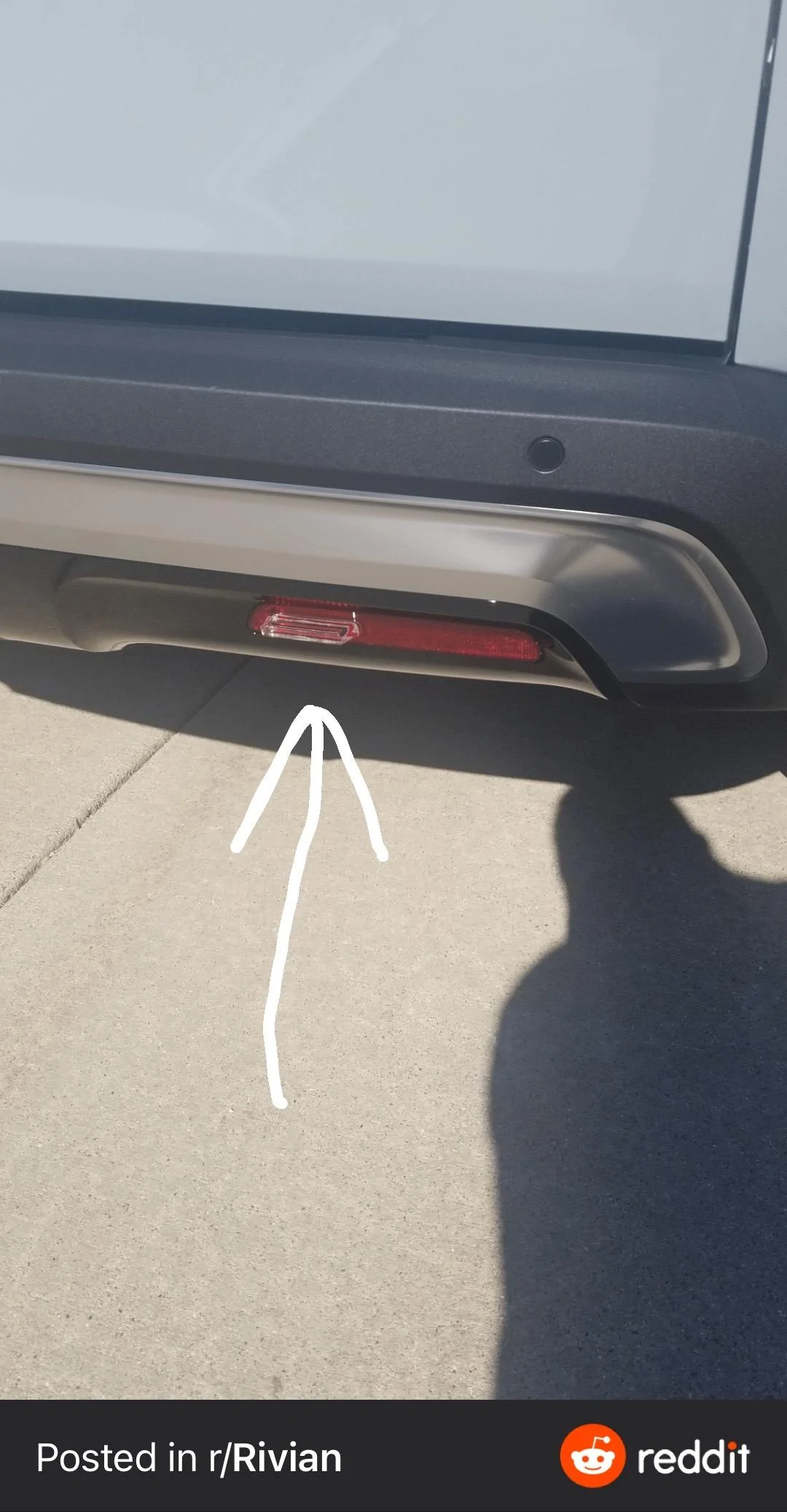 Rivian R1T R1S R1S Dim Reverse Lights (Fixed?) IMG_5443