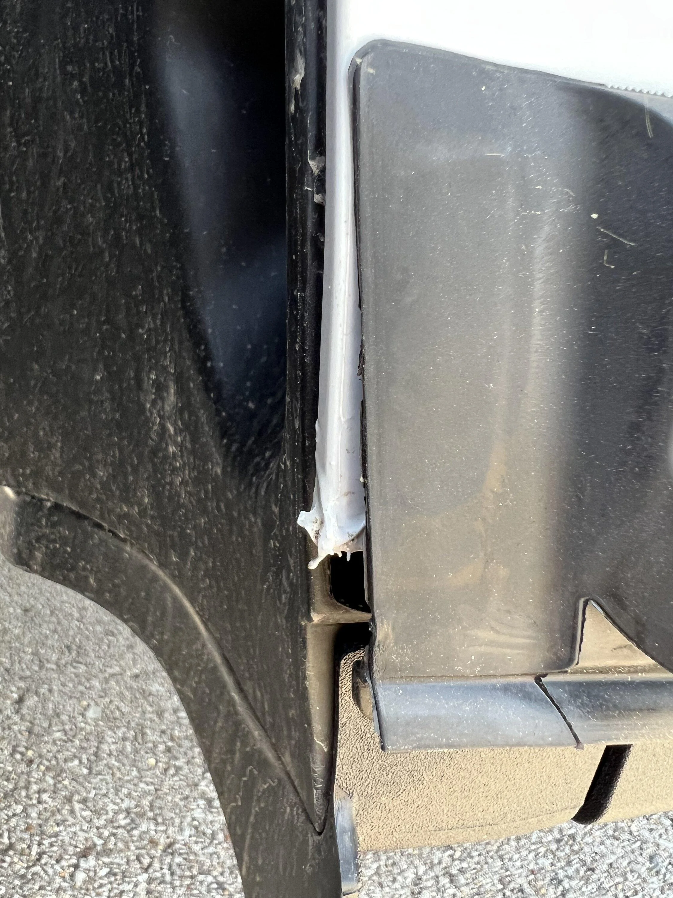 Rivian R1T R1S In what world are these types of paint issues acceptable on new R1S? IMG_4705