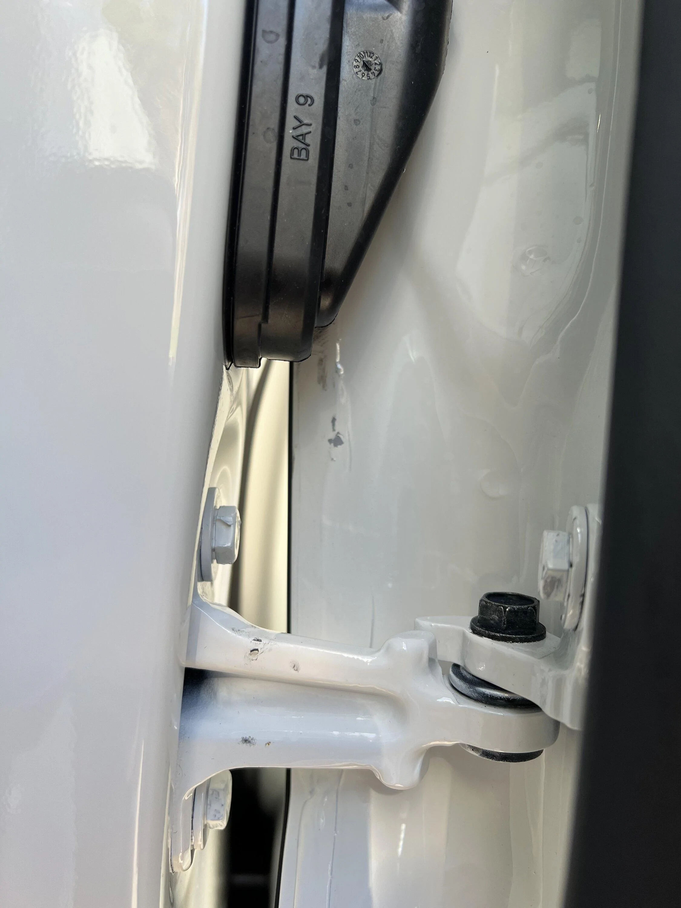 Rivian R1T R1S In what world are these types of paint issues acceptable on new R1S? IMG_4706